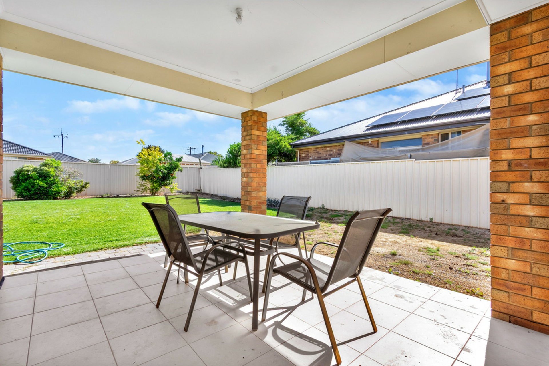 14 Semmens Crescent — photo 16 of 18