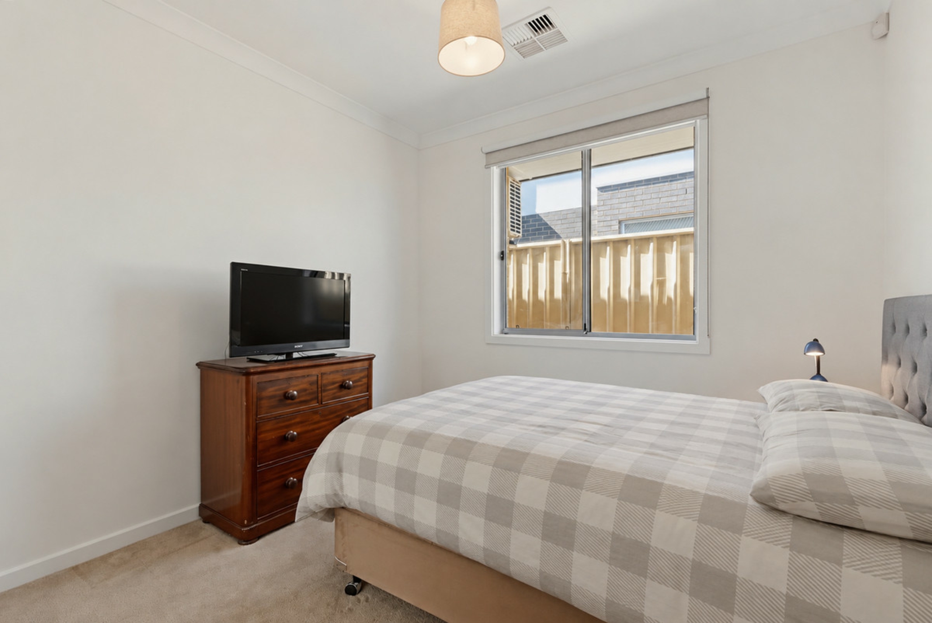 14A Filmer Avenue — photo 7 of 22