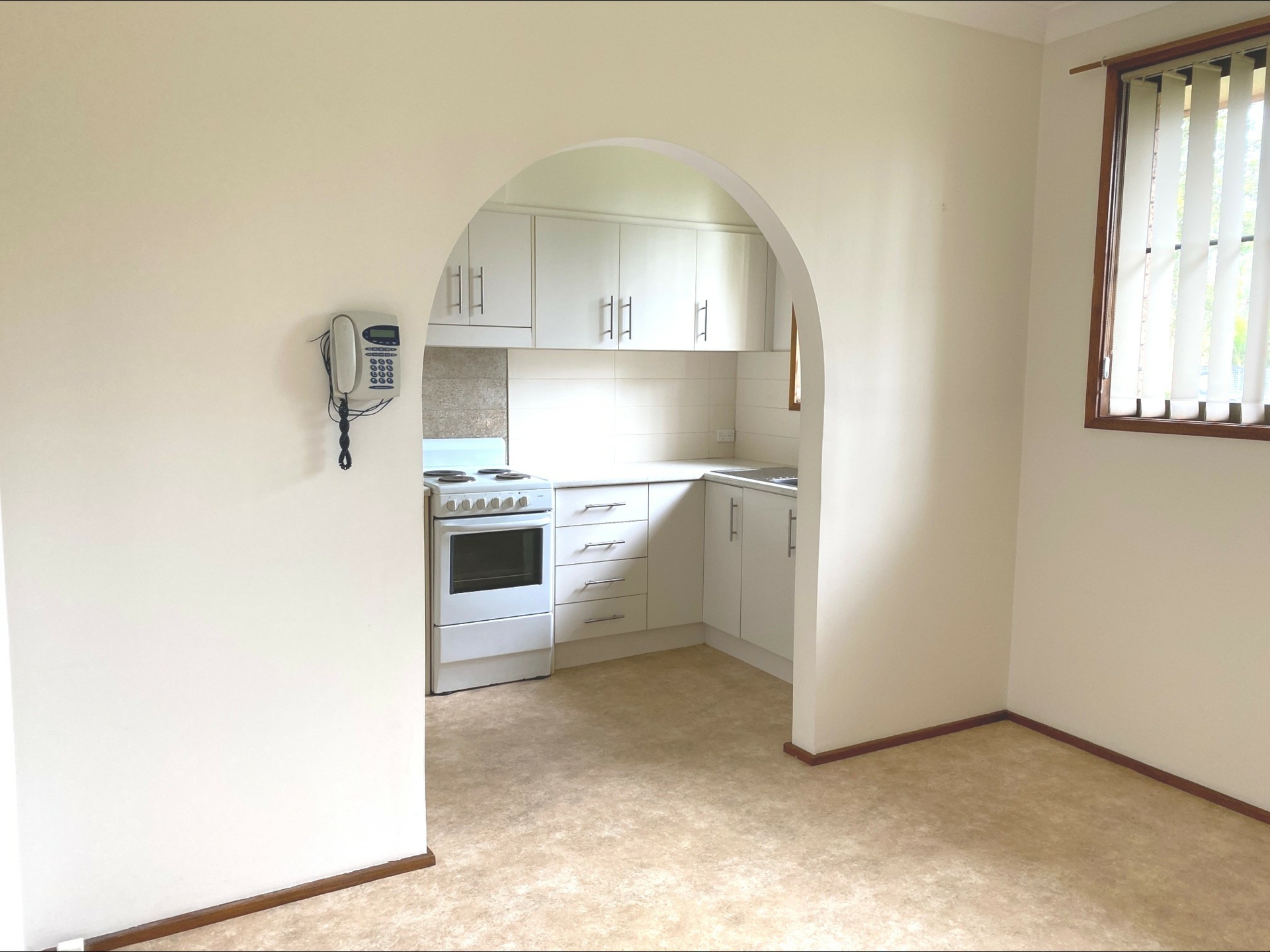 1/115 Koona Street — photo 4 of 6