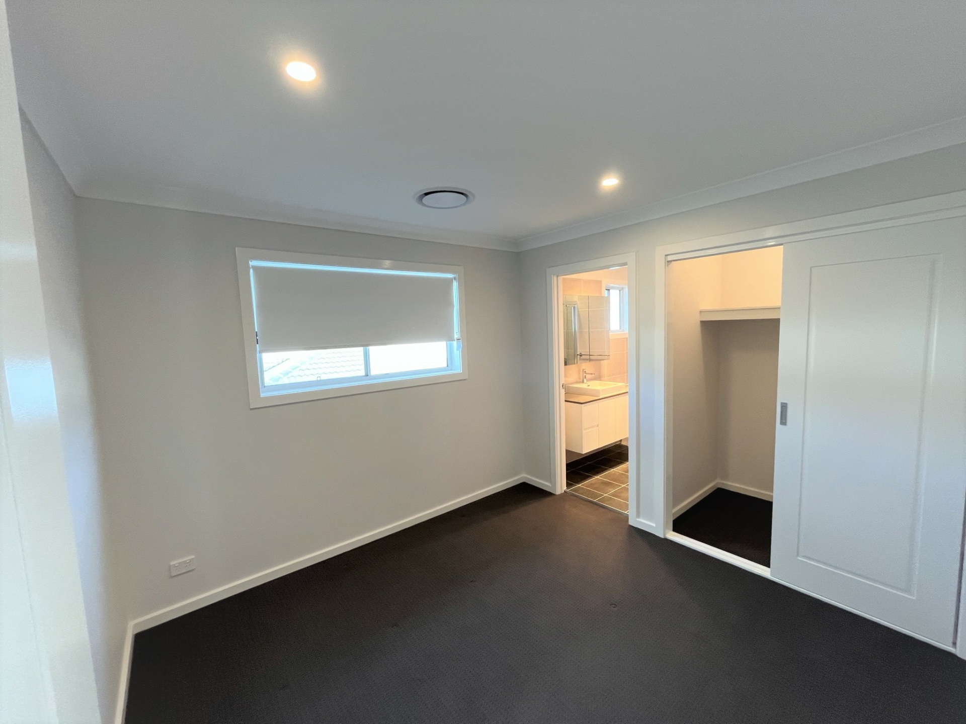 31 Saddleback Cres, KEMBLA GRANGE