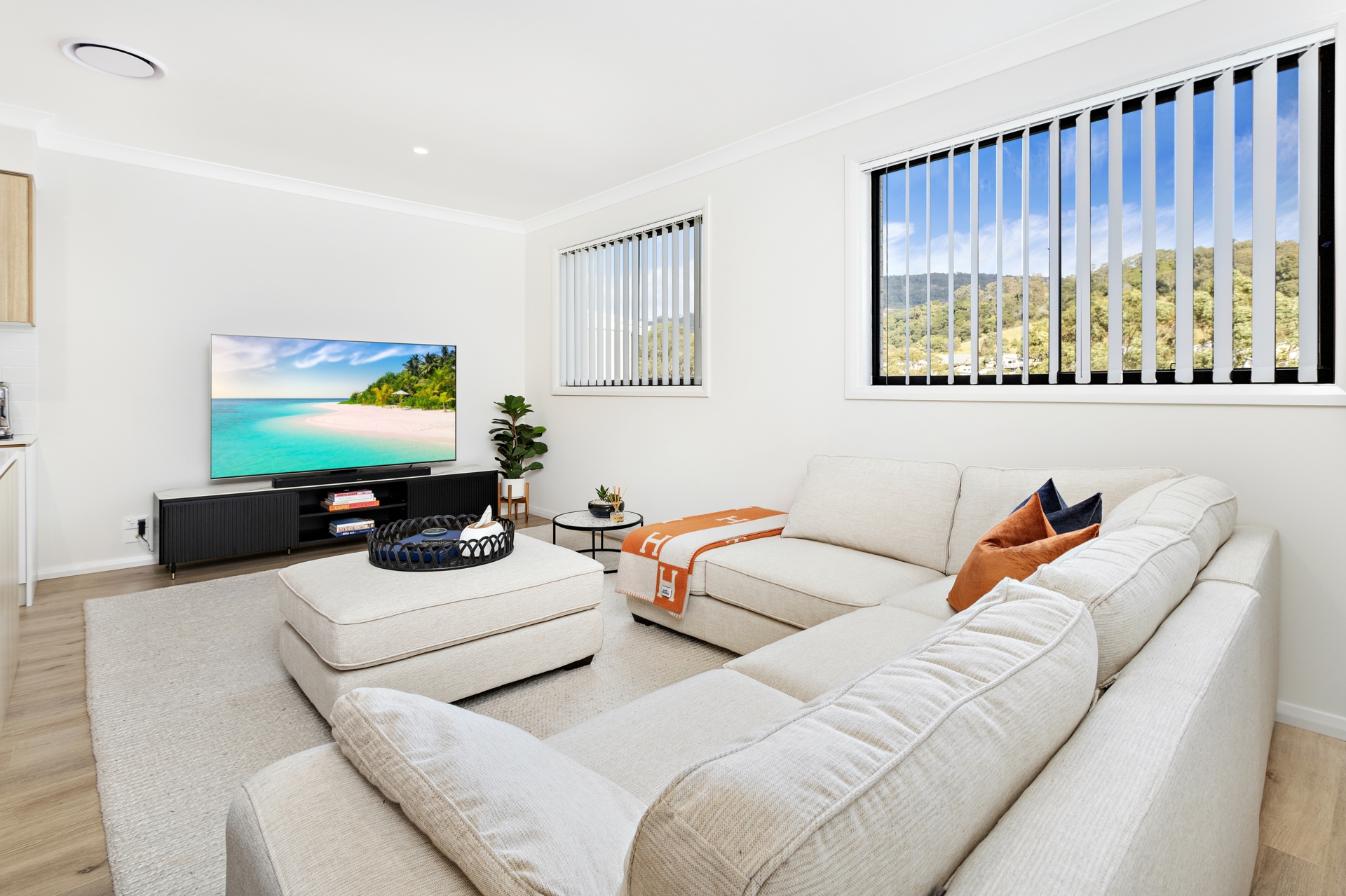 14 Valley View Cres, ALBION PARK