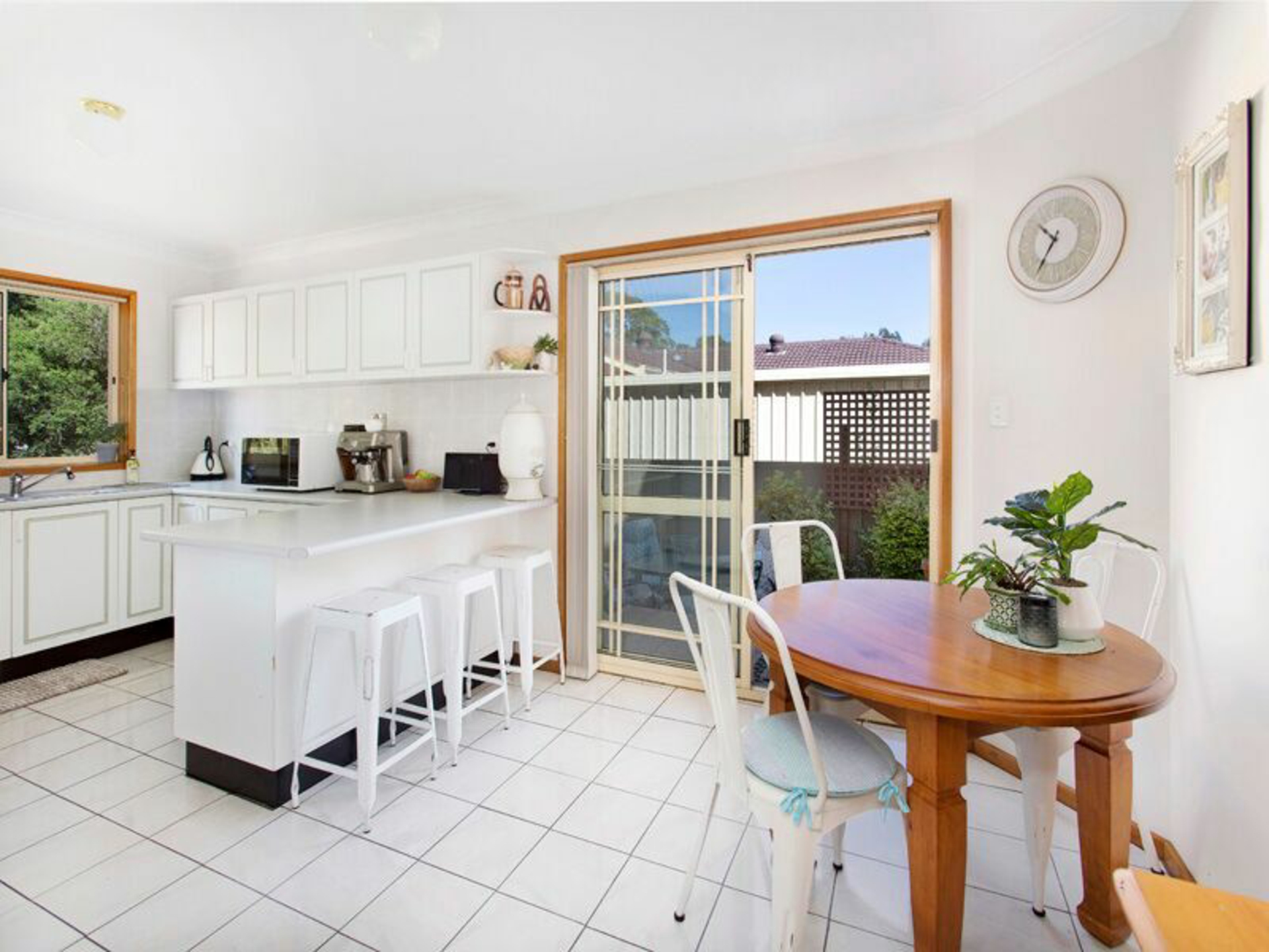 1/125b Koona st, ALBION PARK RAIL