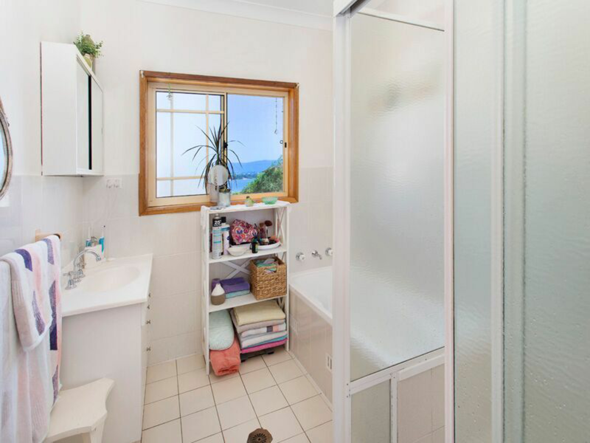 1/125b Koona st, ALBION PARK RAIL