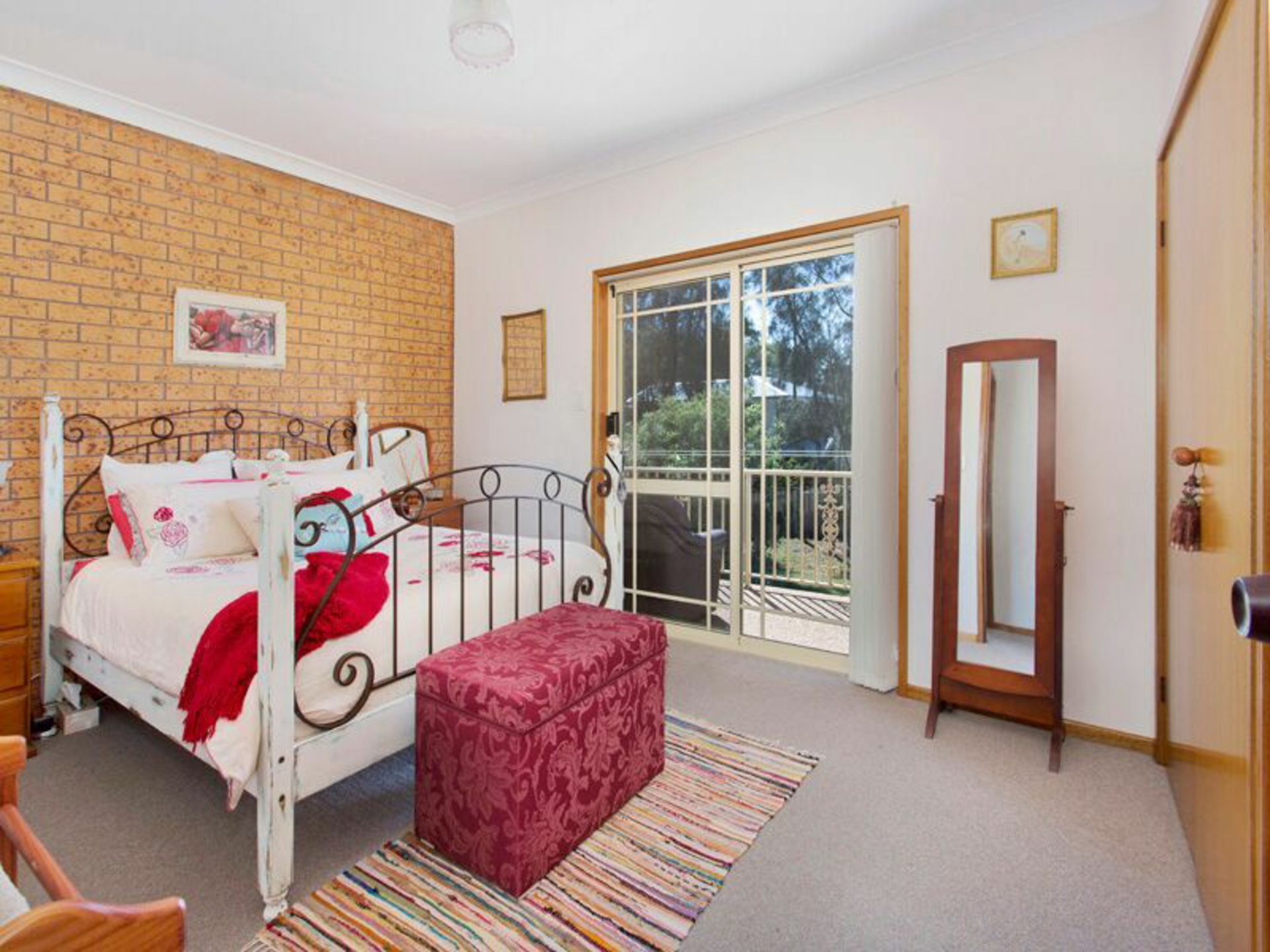 1/125b Koona st, ALBION PARK RAIL