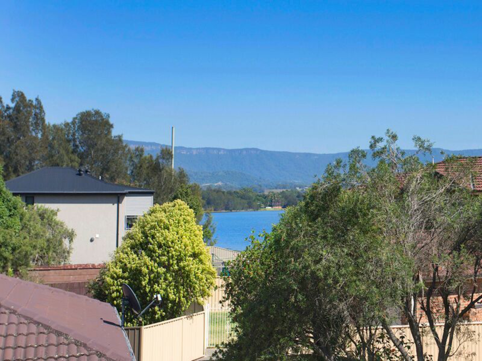 1/125b Koona st, ALBION PARK RAIL