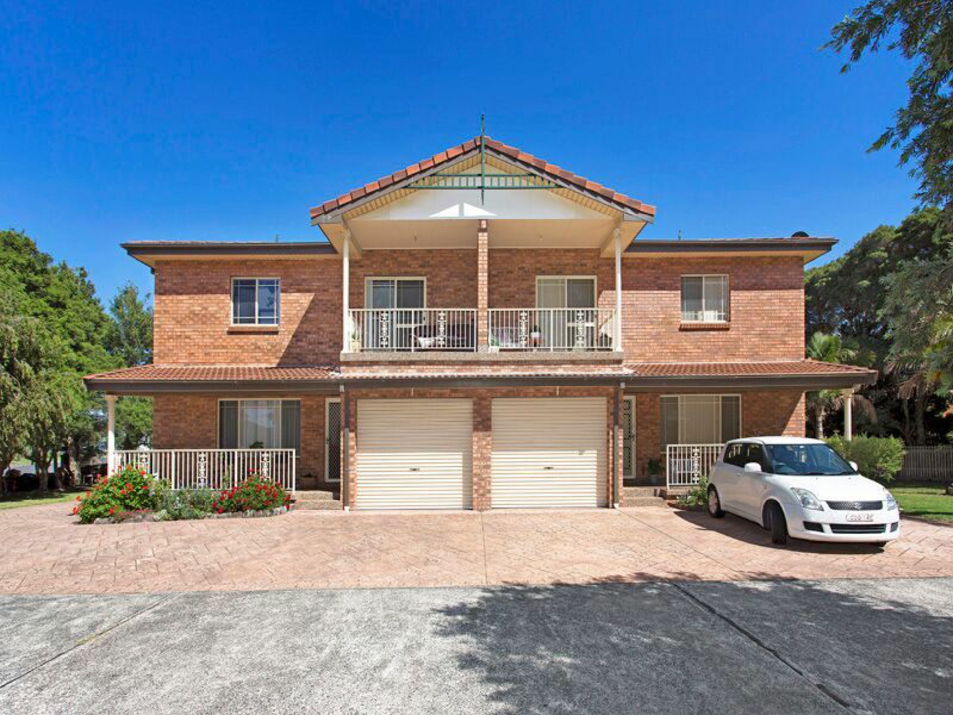 1/125b Koona st, ALBION PARK RAIL