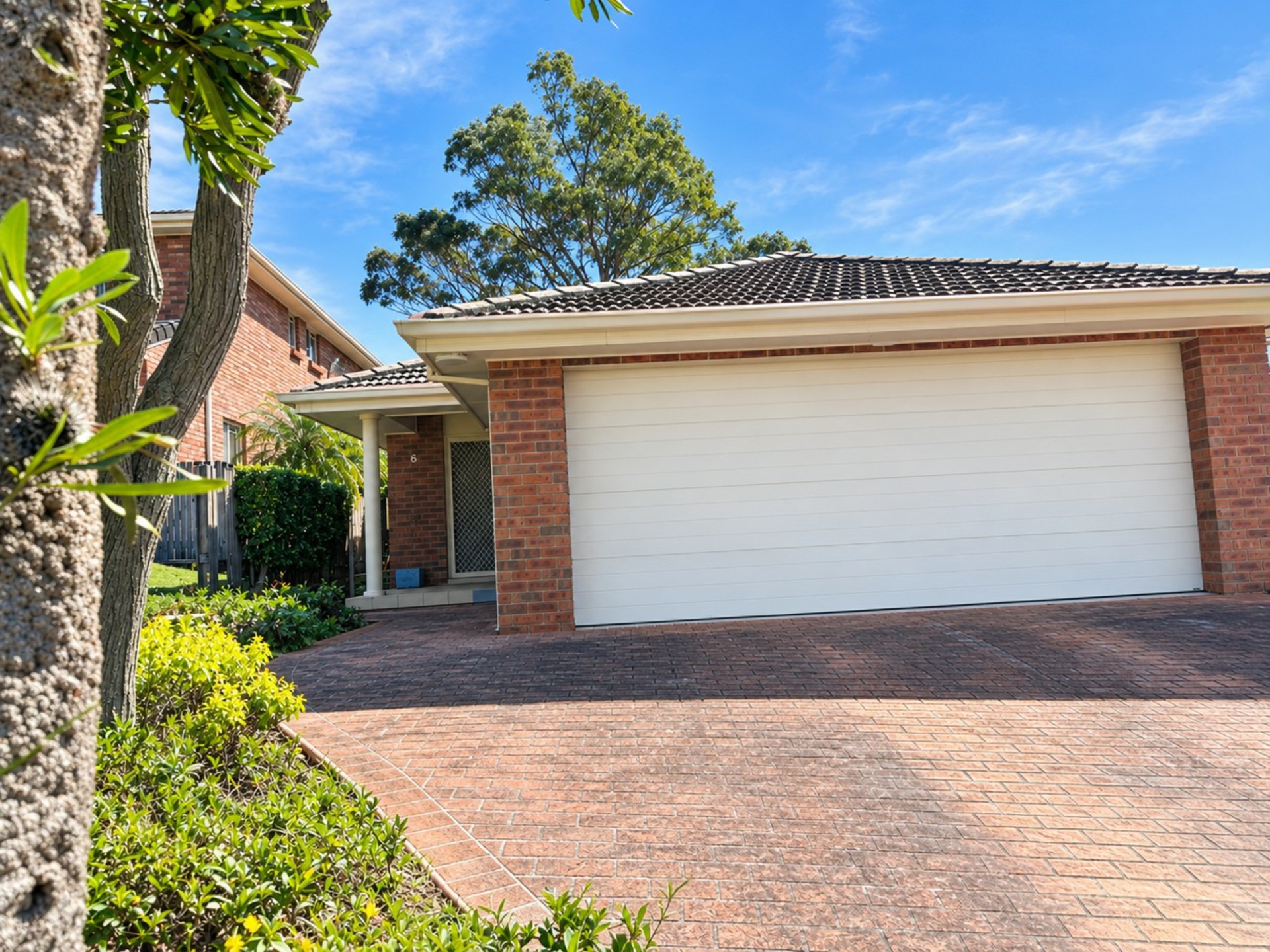 1/6 Serrata Pl — photo from LJ Hooker Albion Park Rail