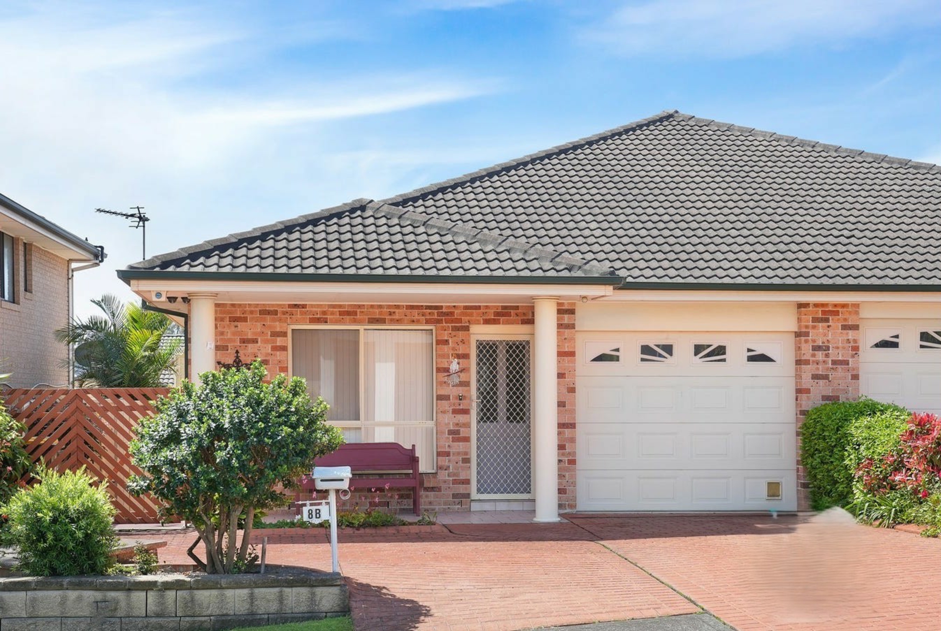 8b Seymour Drive Flinders NSW