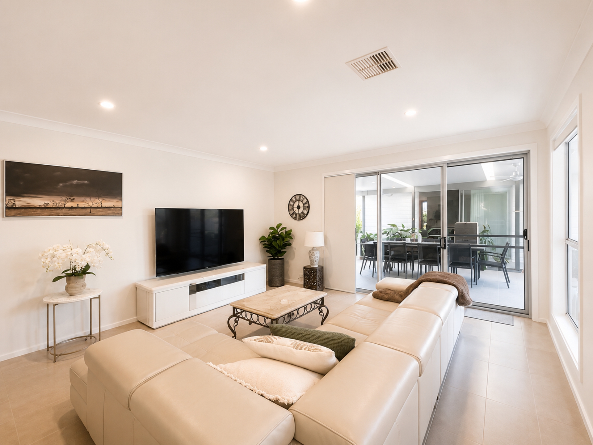 50 Cove Boulevard — photo 3 of 13