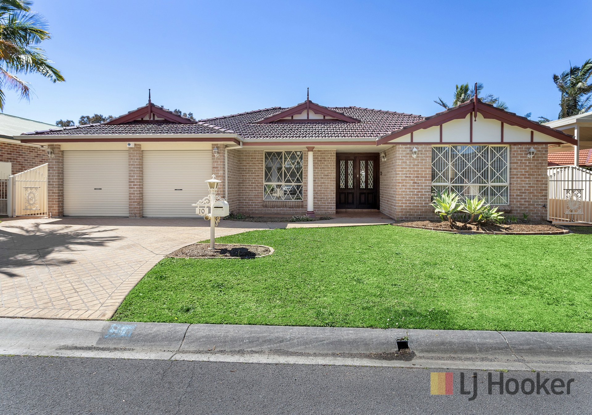 10 Shearwater Boulevard — photo 2 of 17