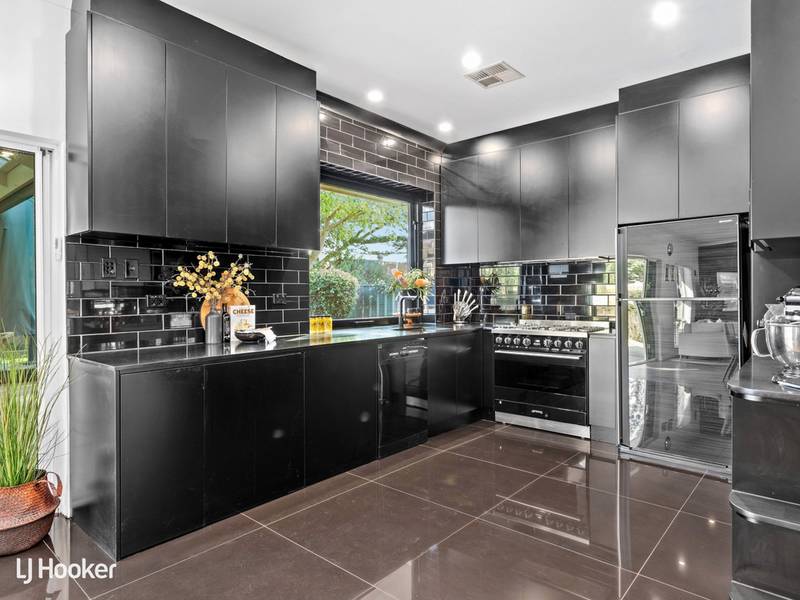 4 Ways Road, MANNINGHAM