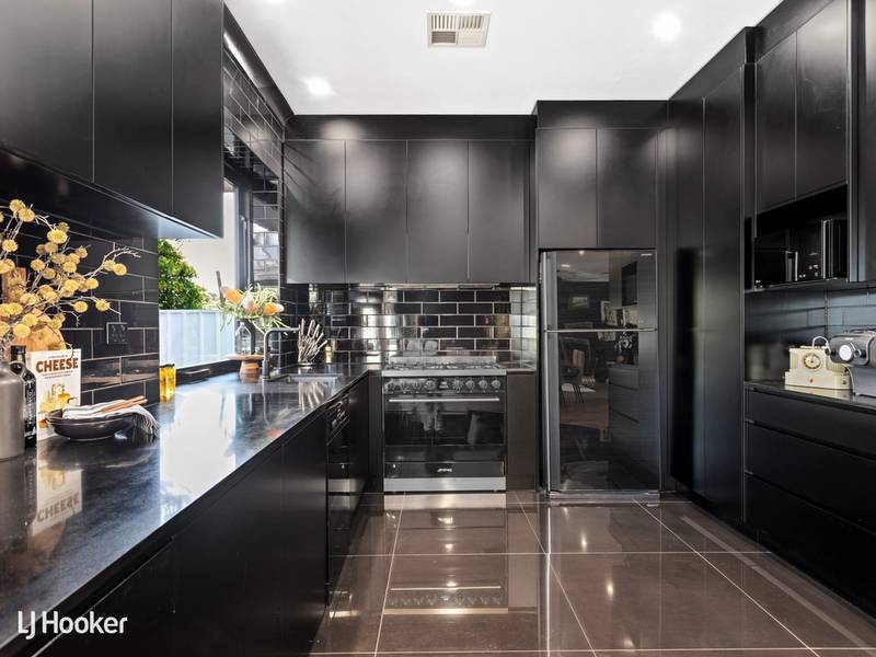 4 Ways Road, MANNINGHAM