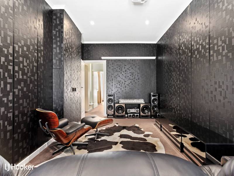 4 Ways Road, MANNINGHAM