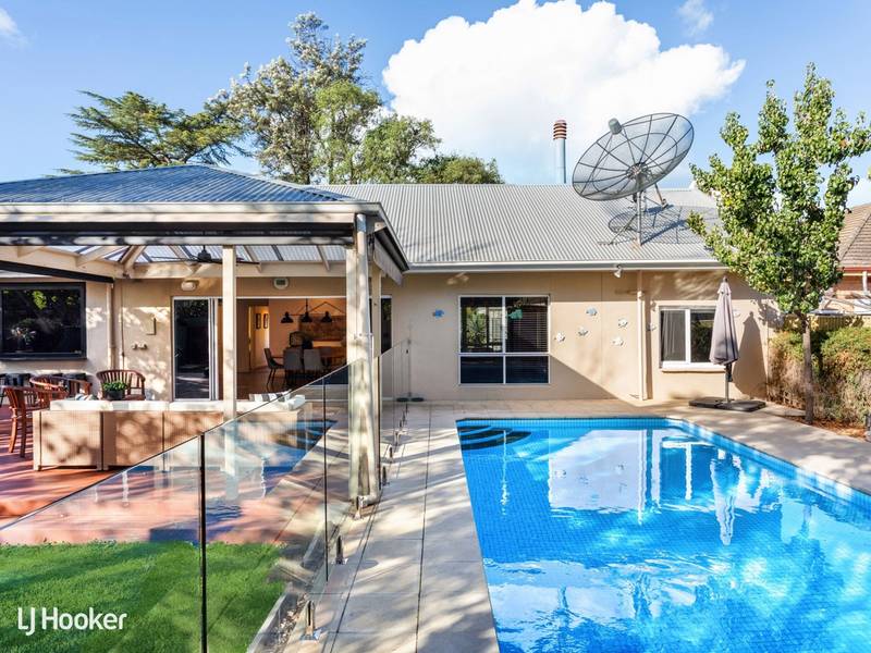 4 Ways Road, MANNINGHAM