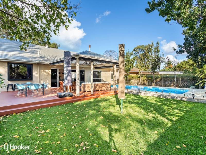 4 Ways Road, MANNINGHAM