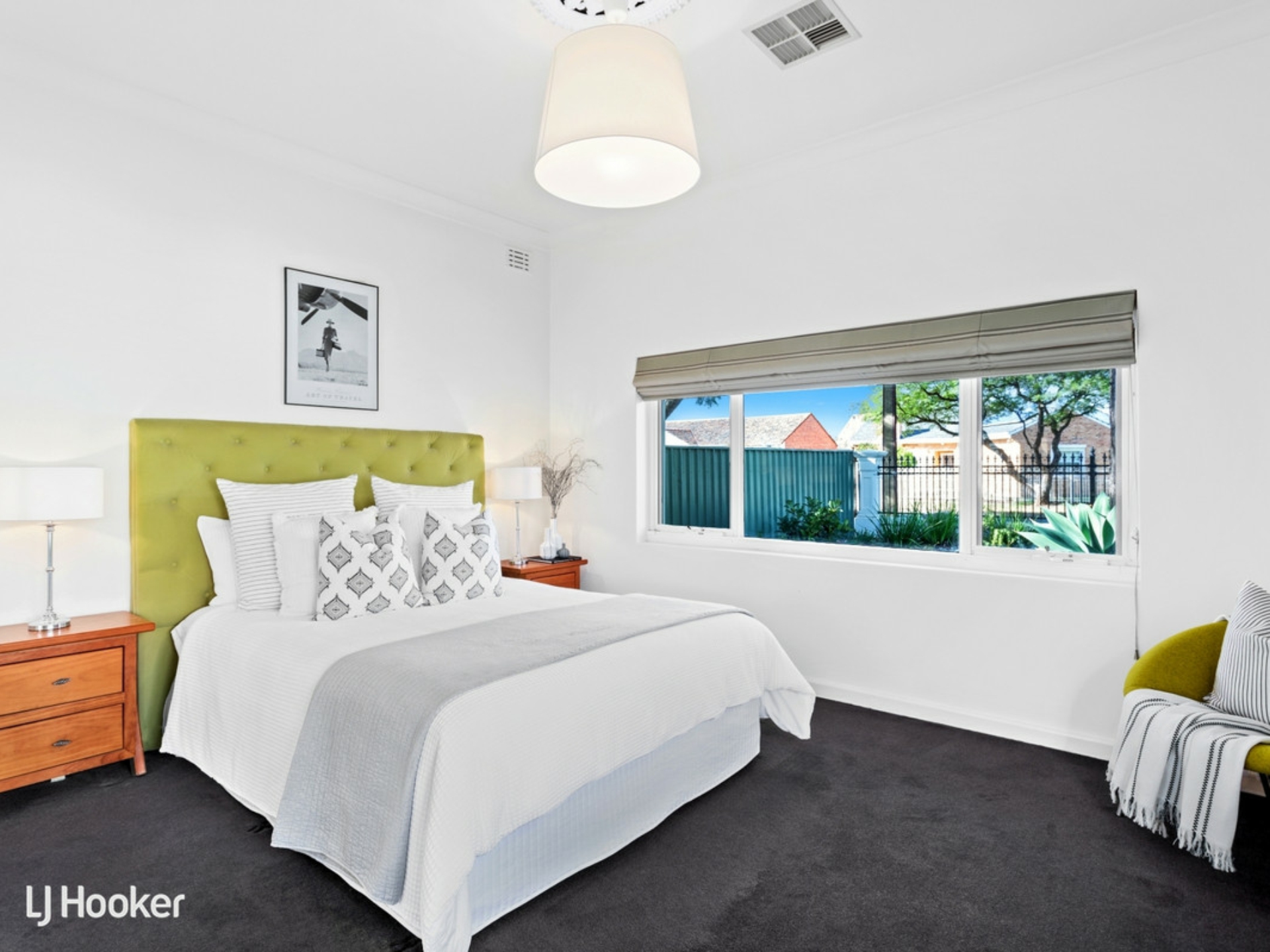 4 Ways Road, MANNINGHAM