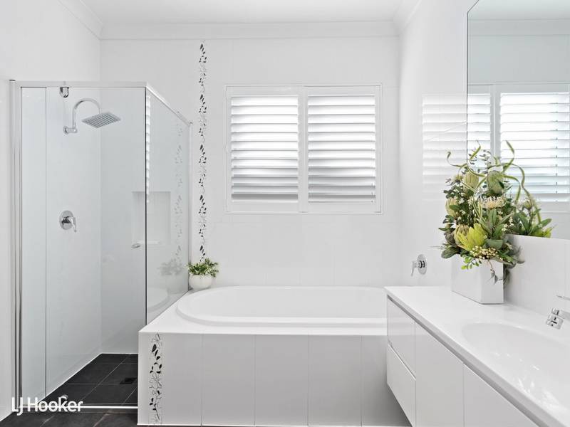 4 Ways Road, MANNINGHAM