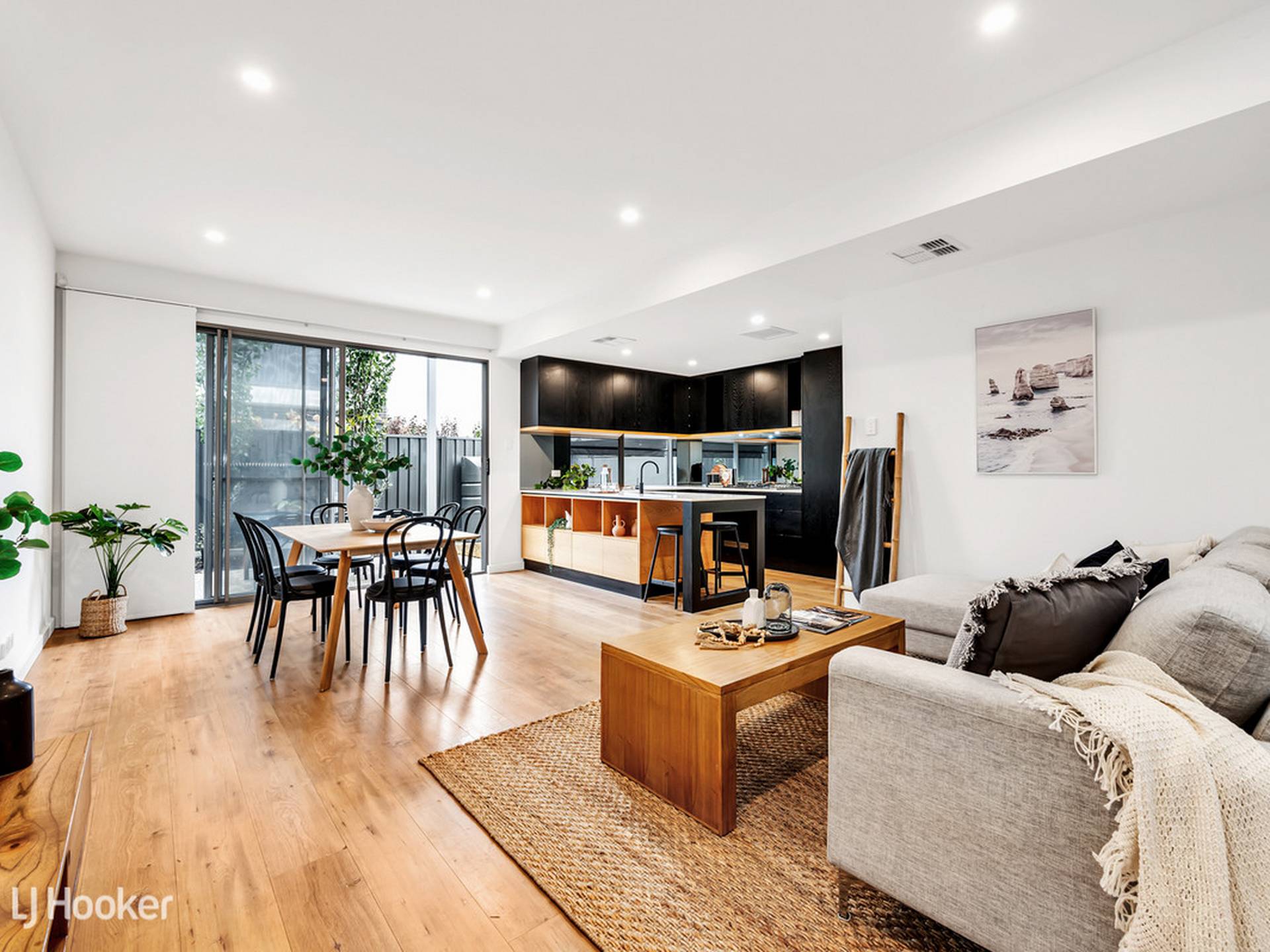 1A Douglas Grove, GLENELG NORTH