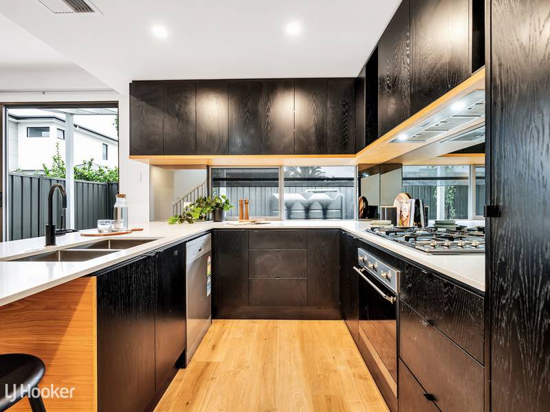 1A Douglas Grove, GLENELG NORTH