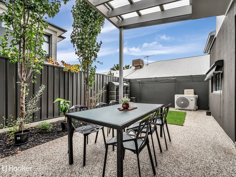 1A Douglas Grove, GLENELG NORTH