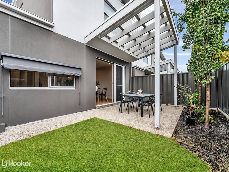 1A Douglas Grove, GLENELG NORTH