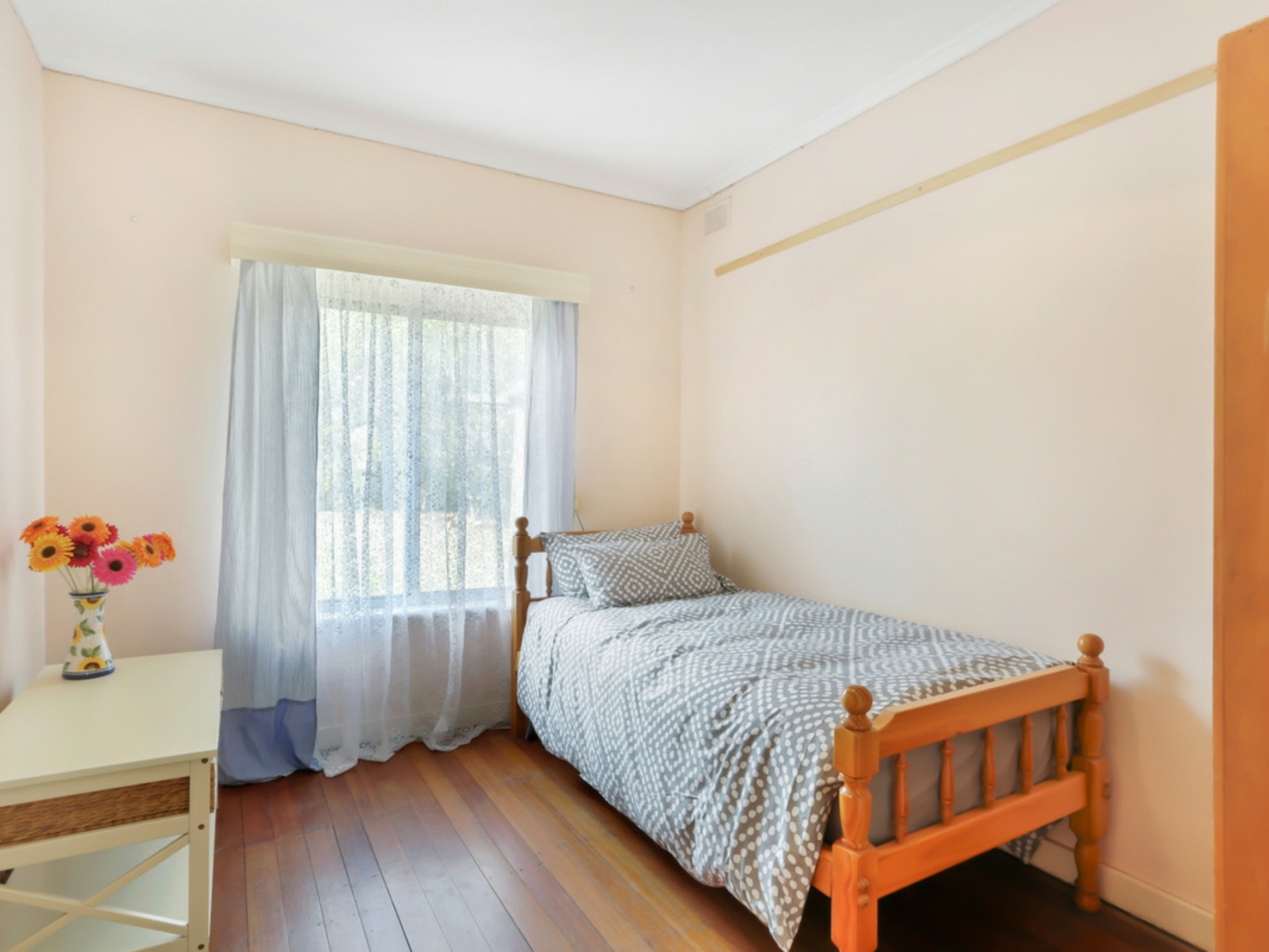 8 Cash Street, ROSTREVOR