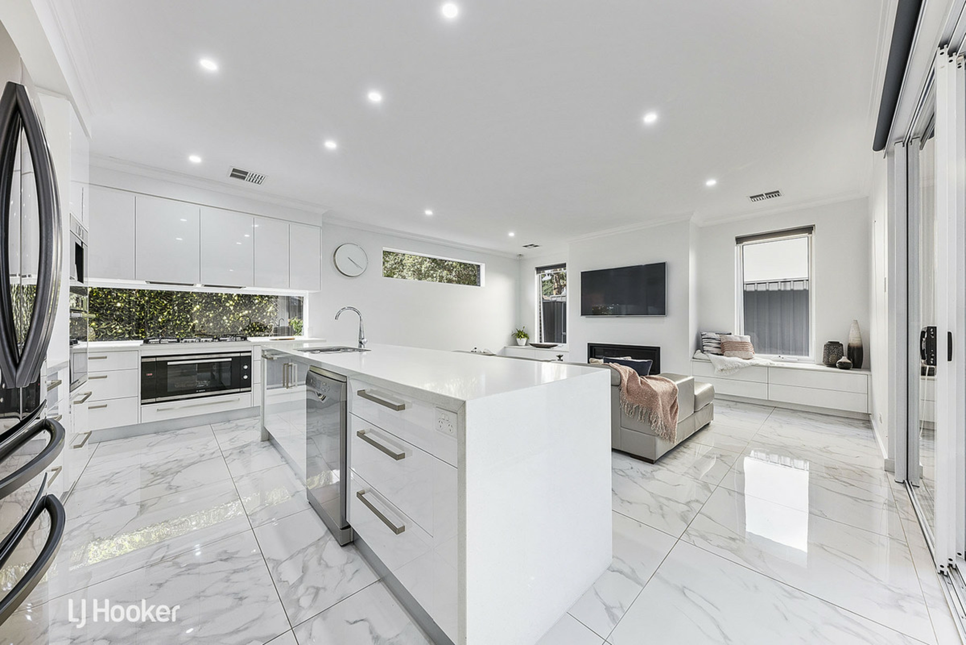 155 Sixth Avenue, ROYSTON PARK
