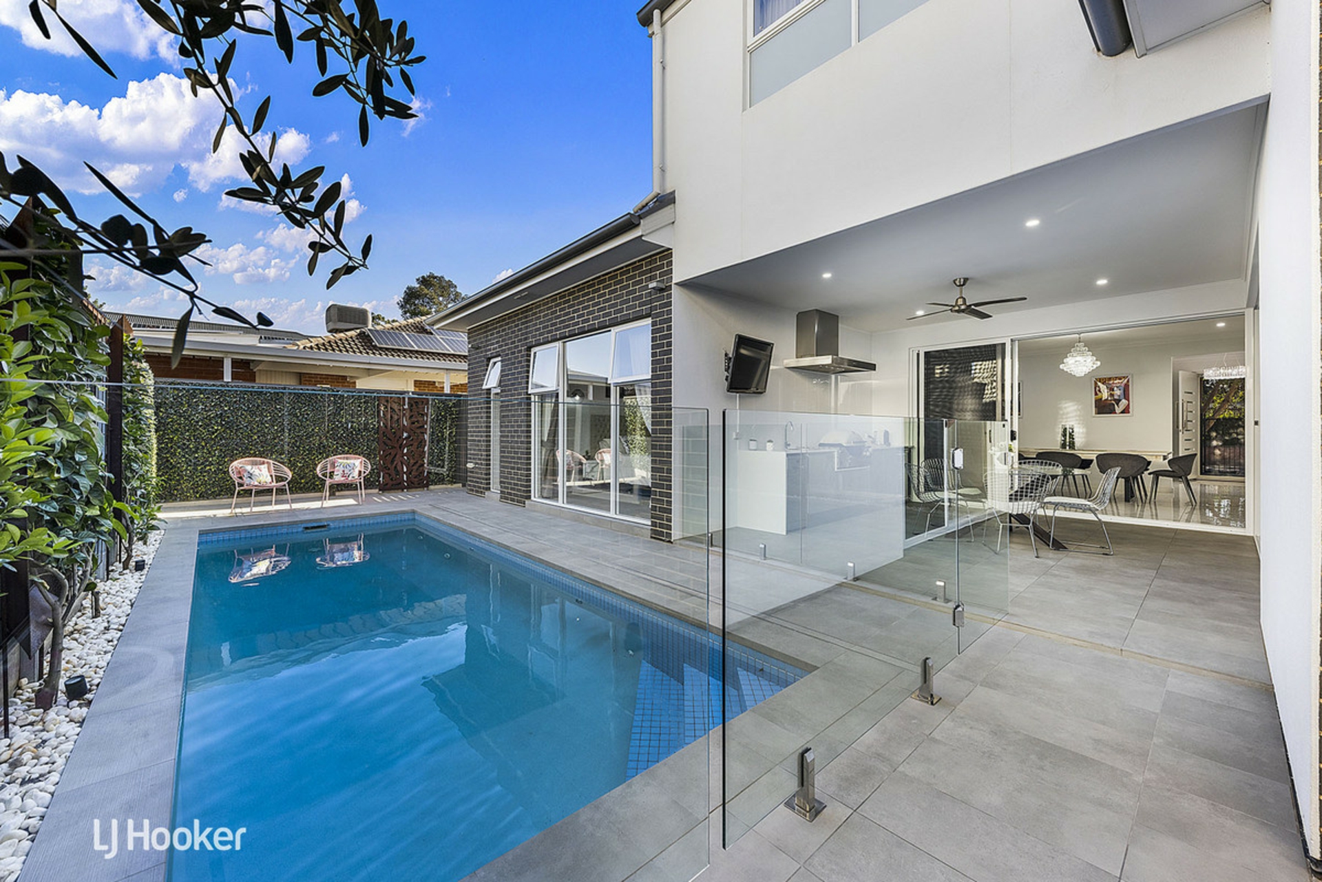 155 Sixth Avenue, ROYSTON PARK