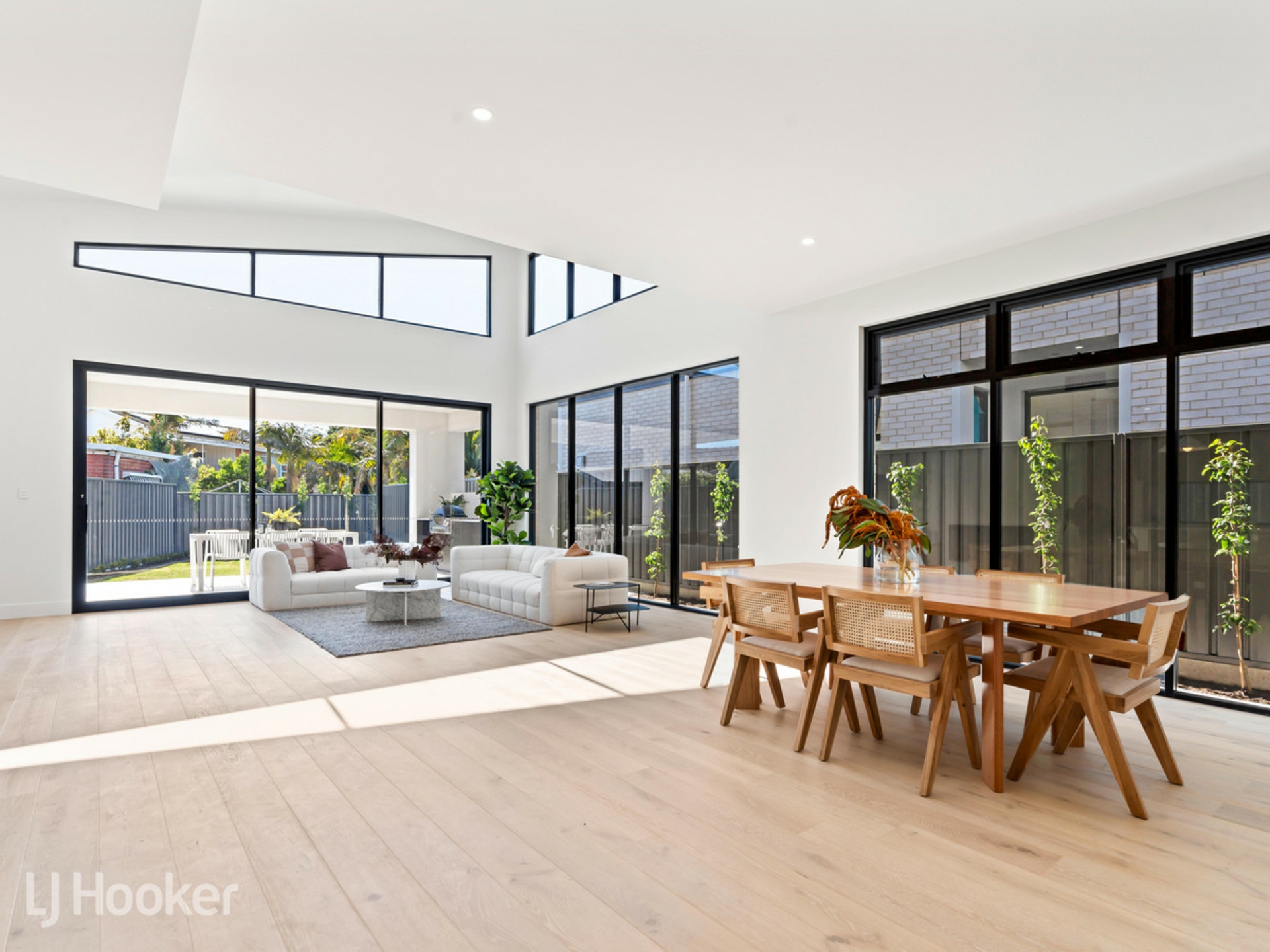 1 La Jolla Avenue, FULHAM