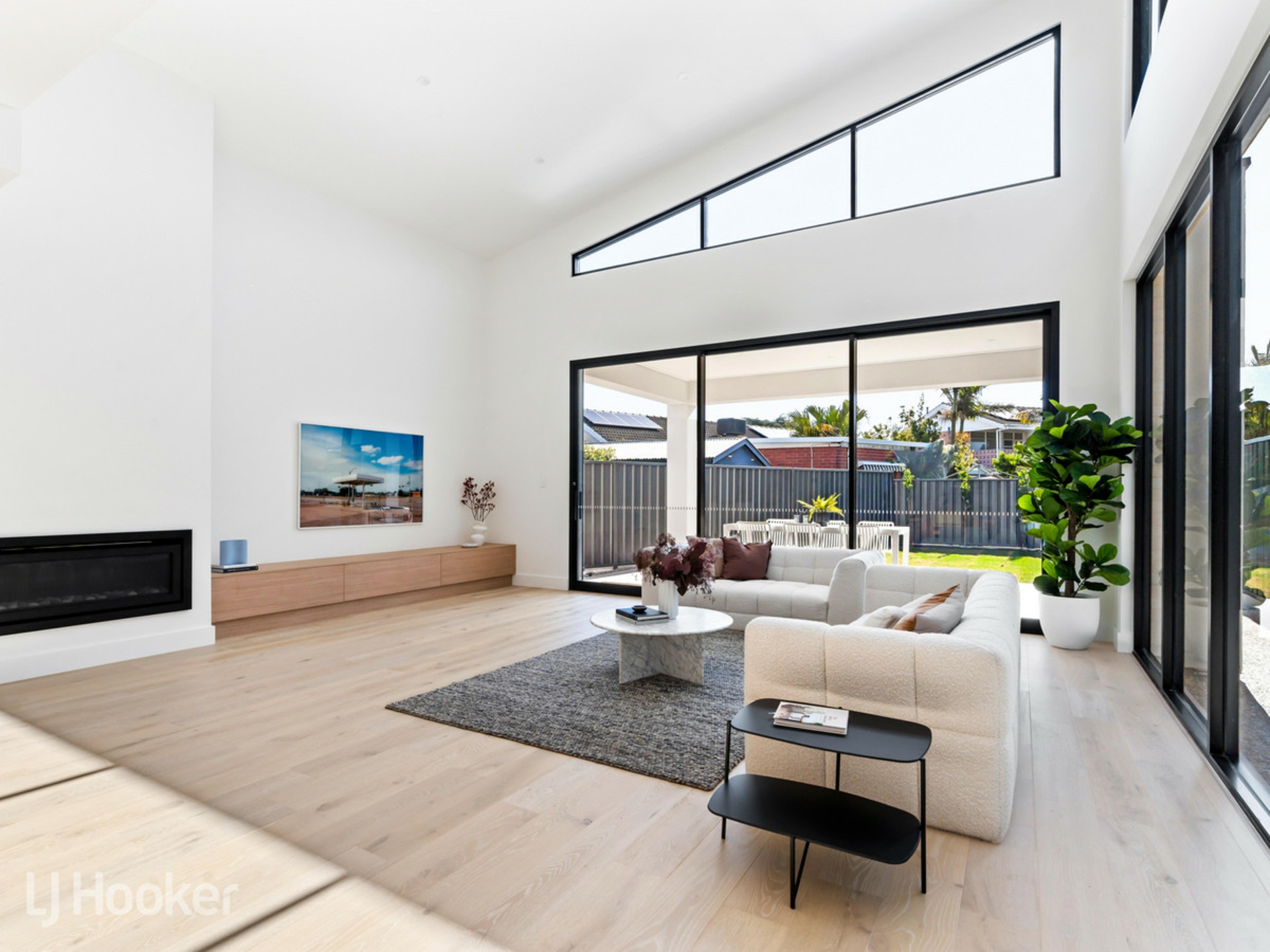 1 La Jolla Avenue, FULHAM