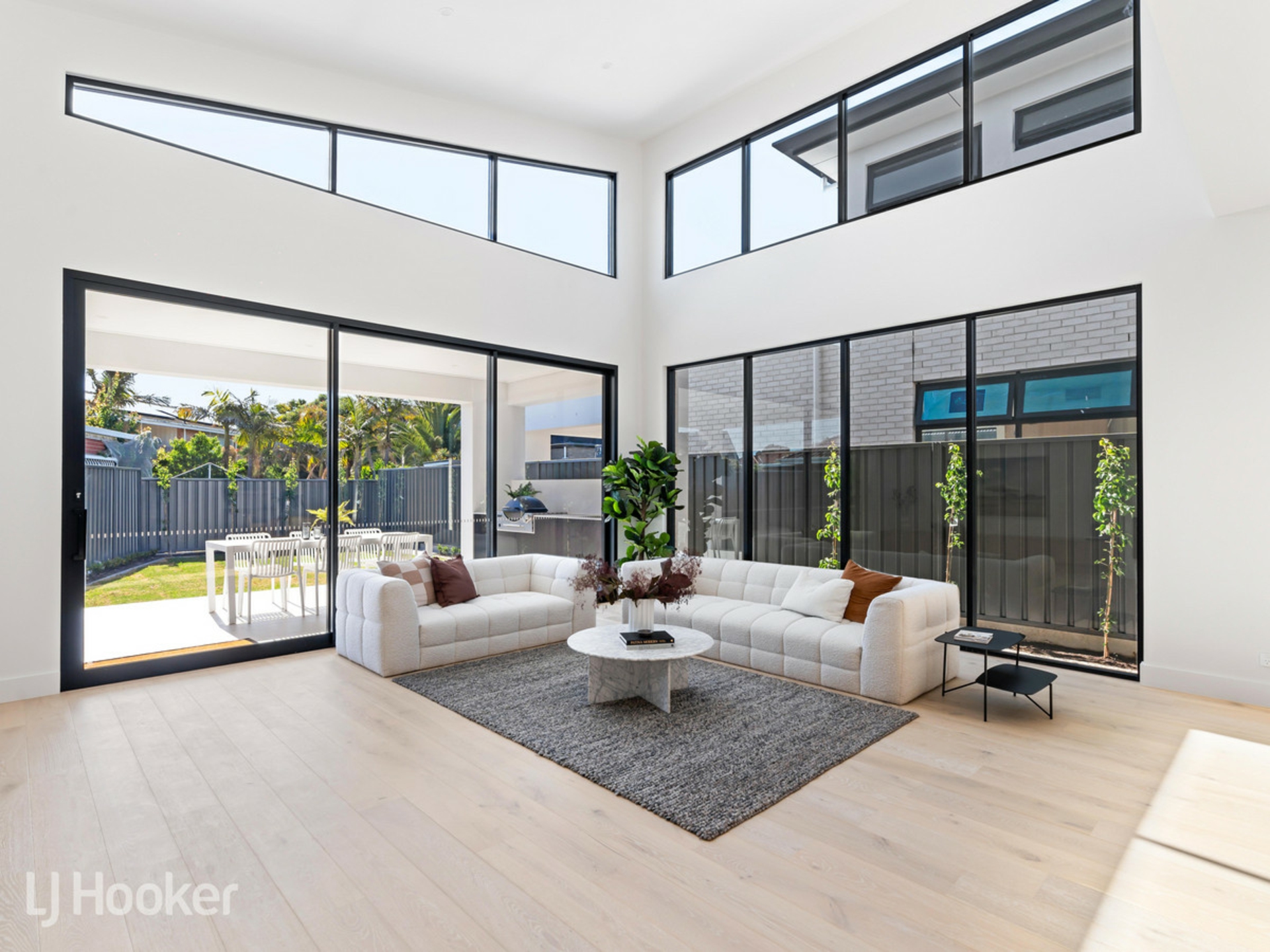1 La Jolla Avenue, FULHAM