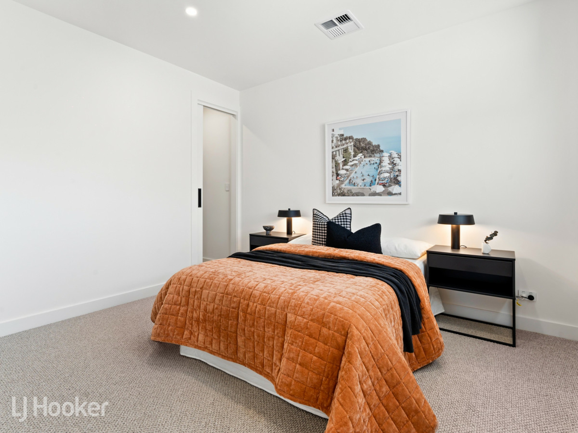 1 La Jolla Avenue, FULHAM