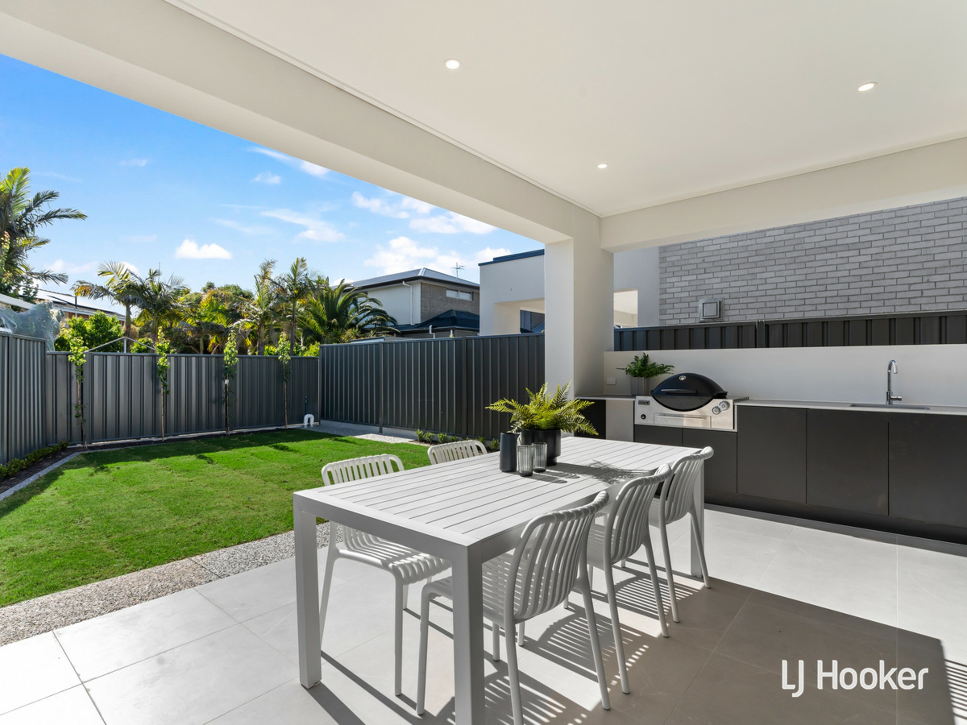 1 La Jolla Avenue, FULHAM