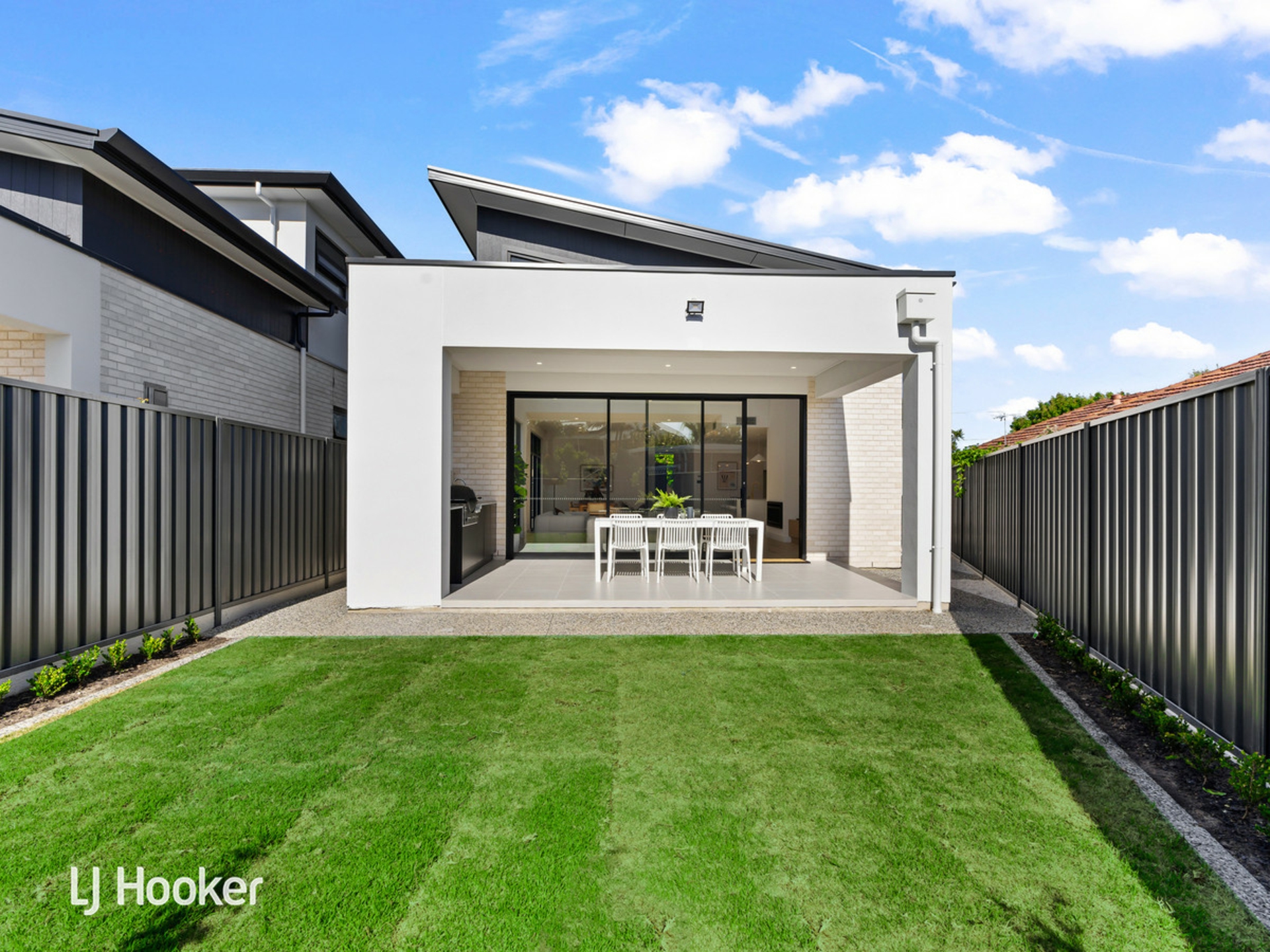 1 La Jolla Avenue, FULHAM