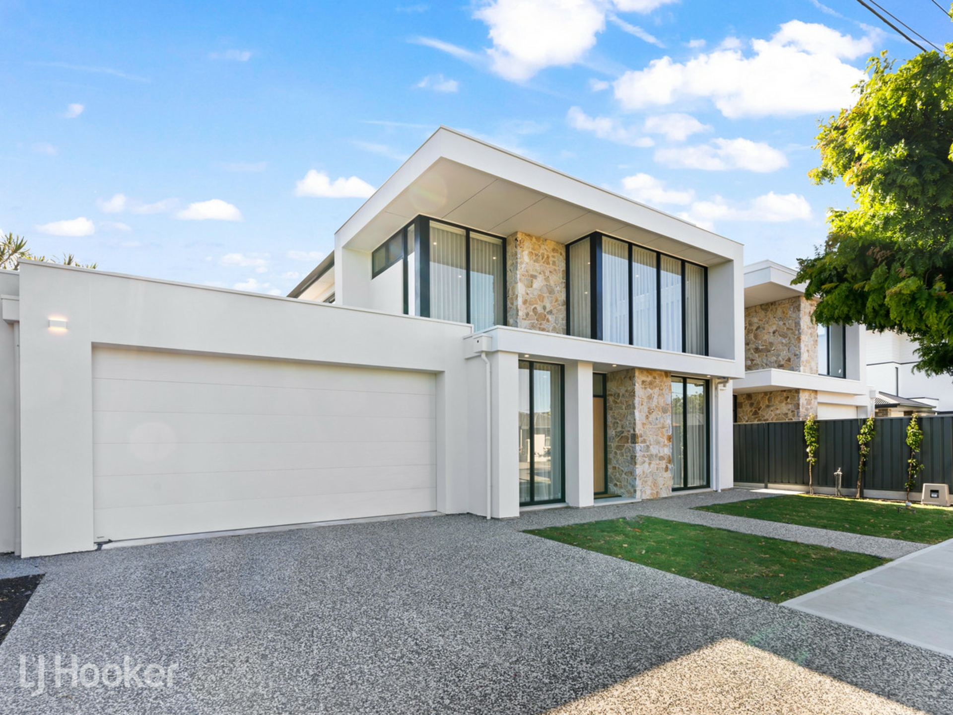 1 La Jolla Avenue, FULHAM