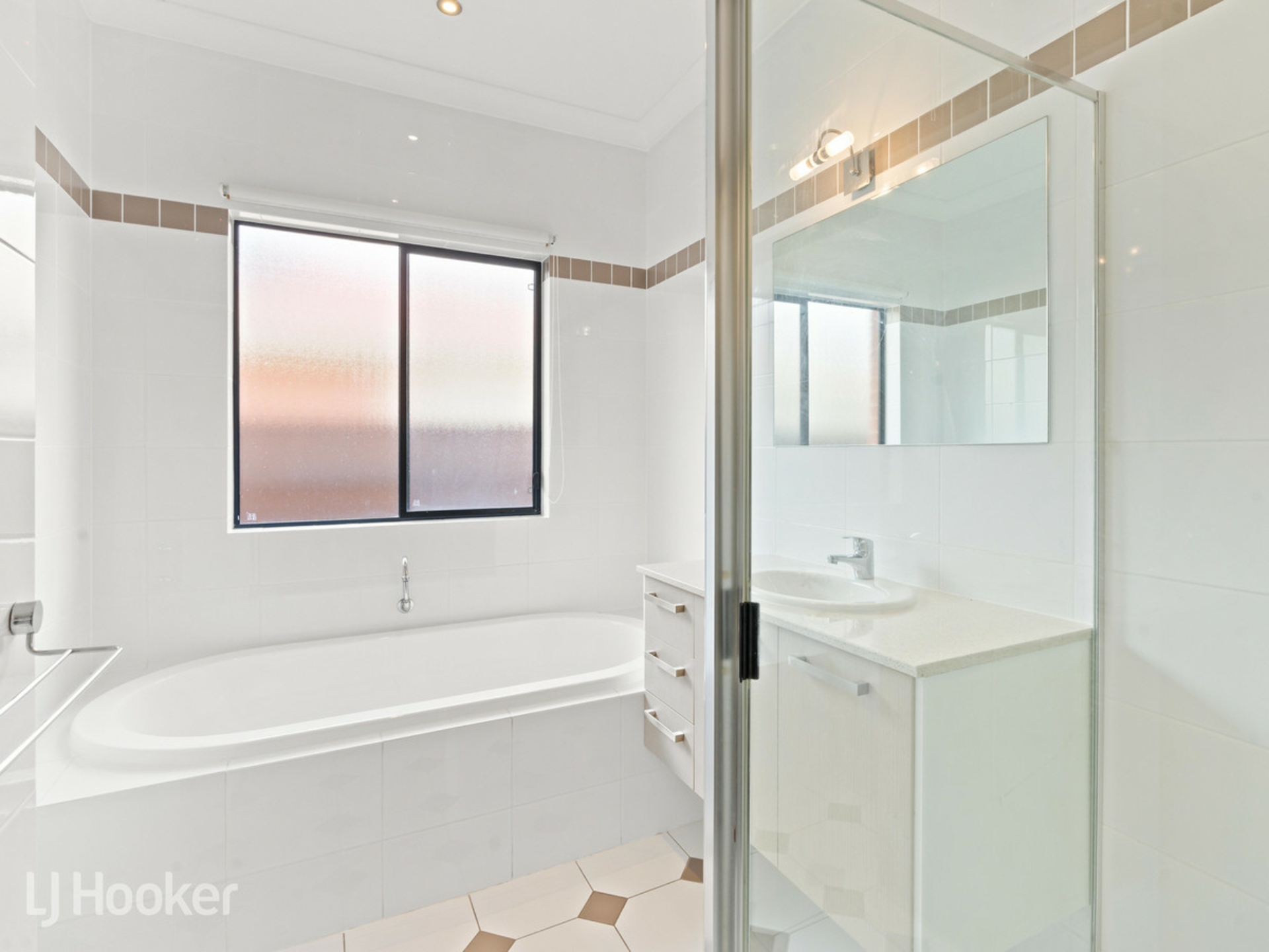 13A Melinda Crescent, PARADISE