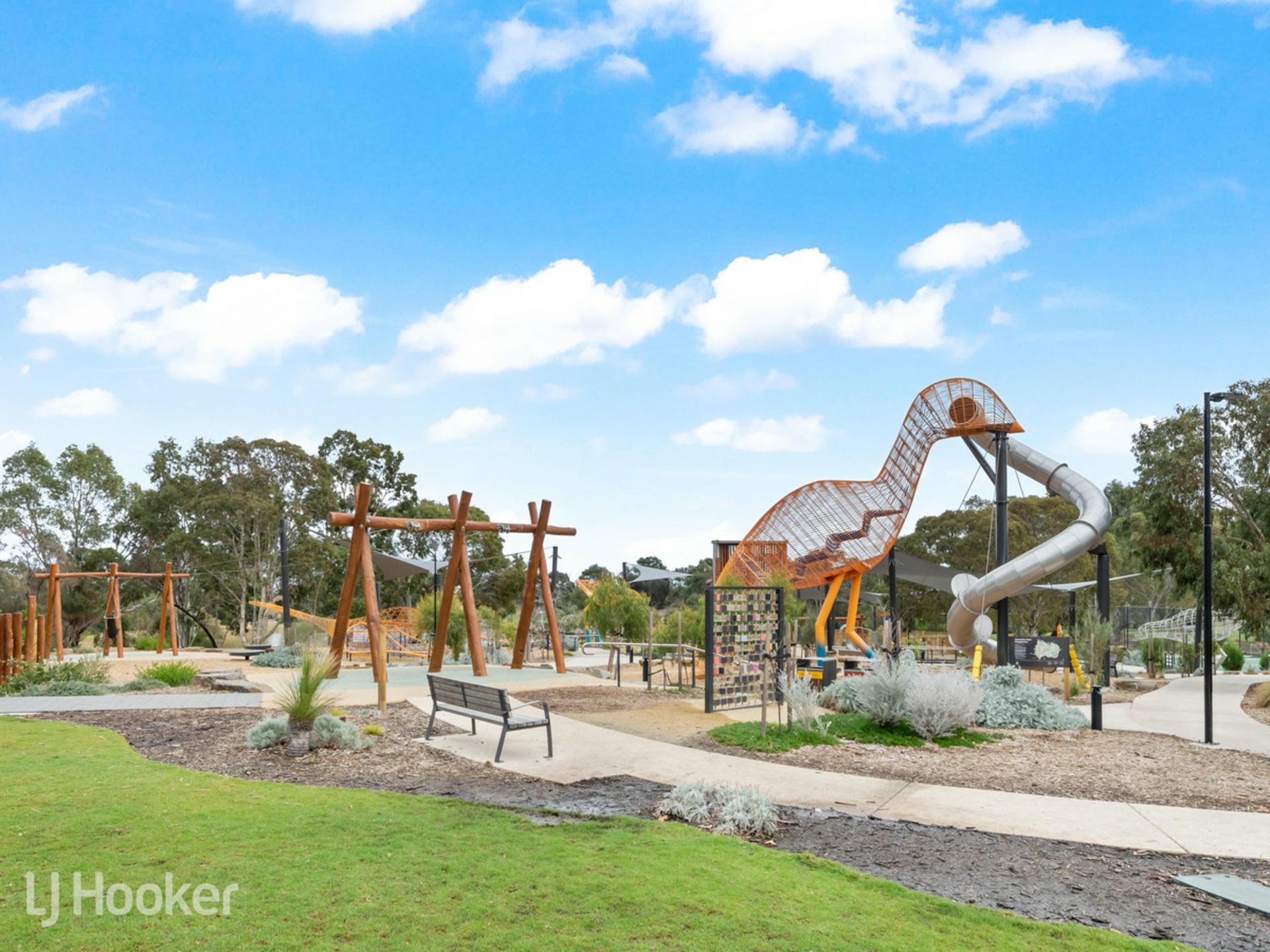 13A Melinda Crescent, PARADISE