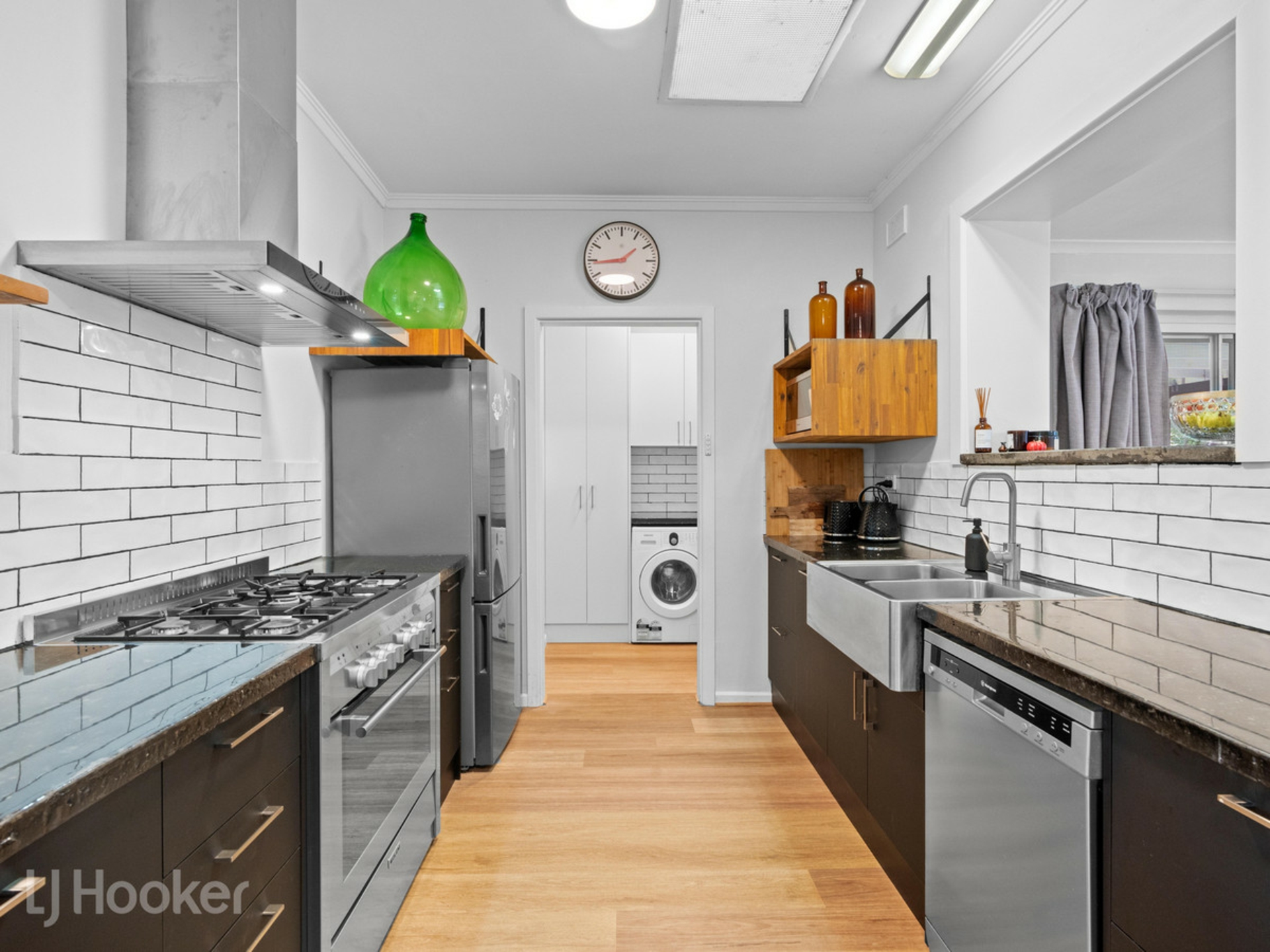 16 Tindara Avenue, WINDSOR GARDENS