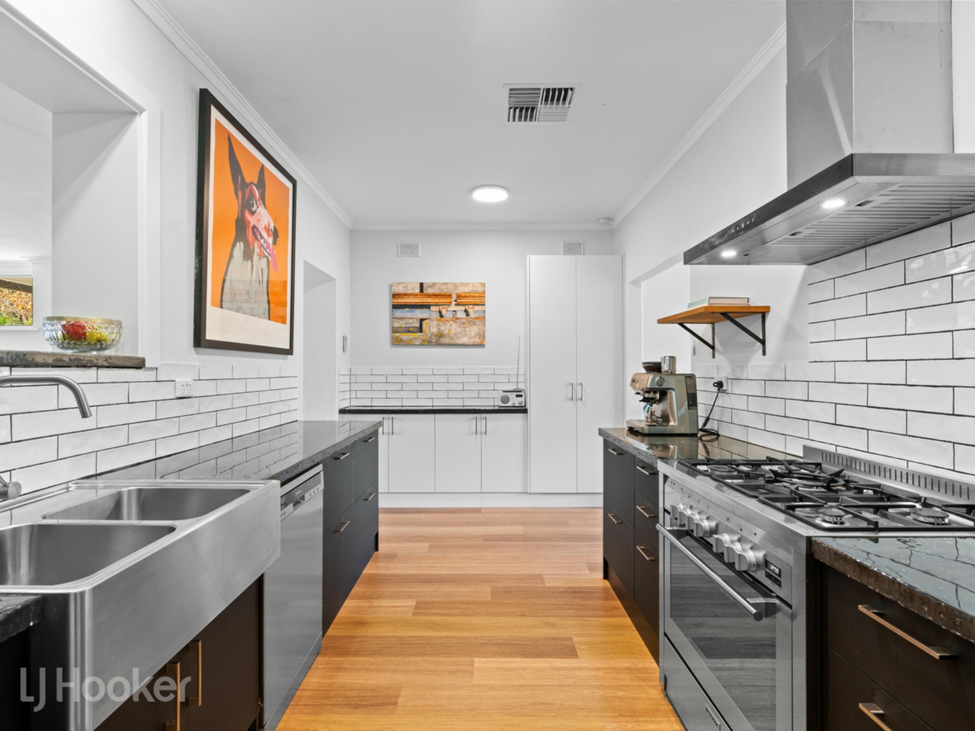 16 Tindara Avenue, WINDSOR GARDENS