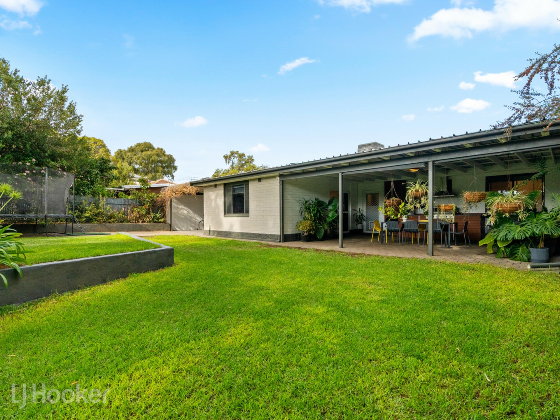 16 Tindara Avenue, WINDSOR GARDENS