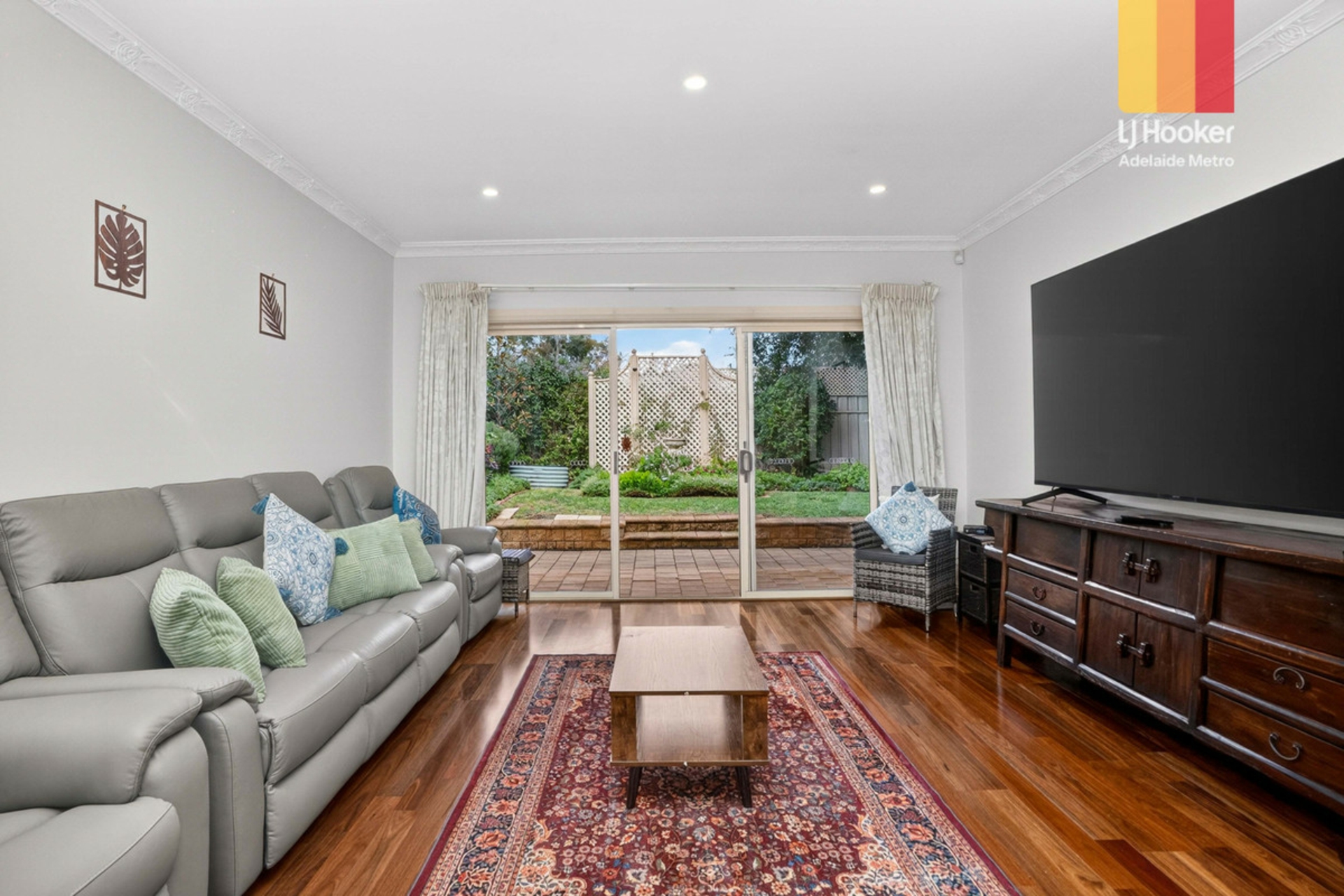 24 Roslind Street — photo 3 of 19
