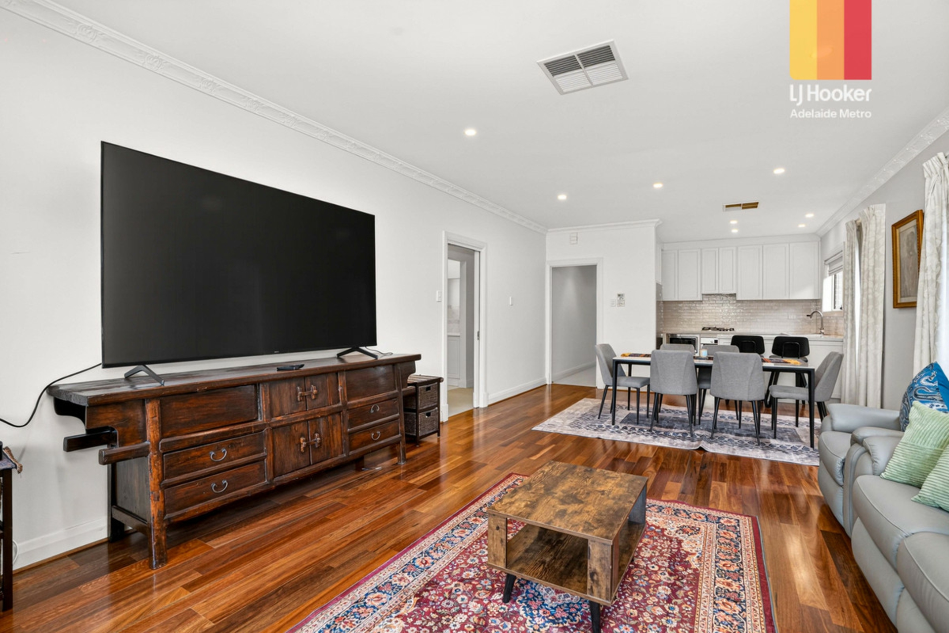 24 Roslind Street — photo 4 of 19