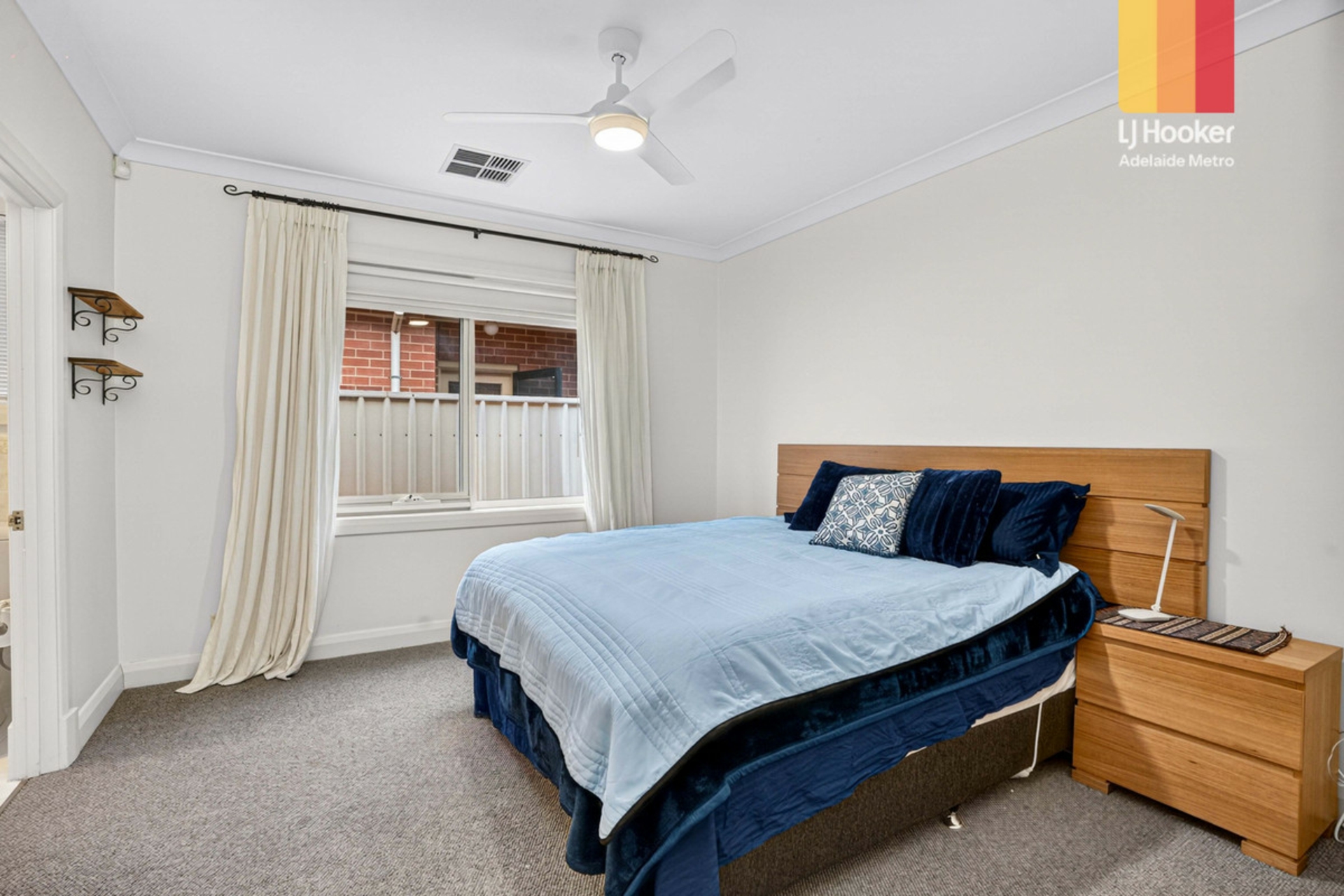 24 Roslind Street — photo 8 of 19