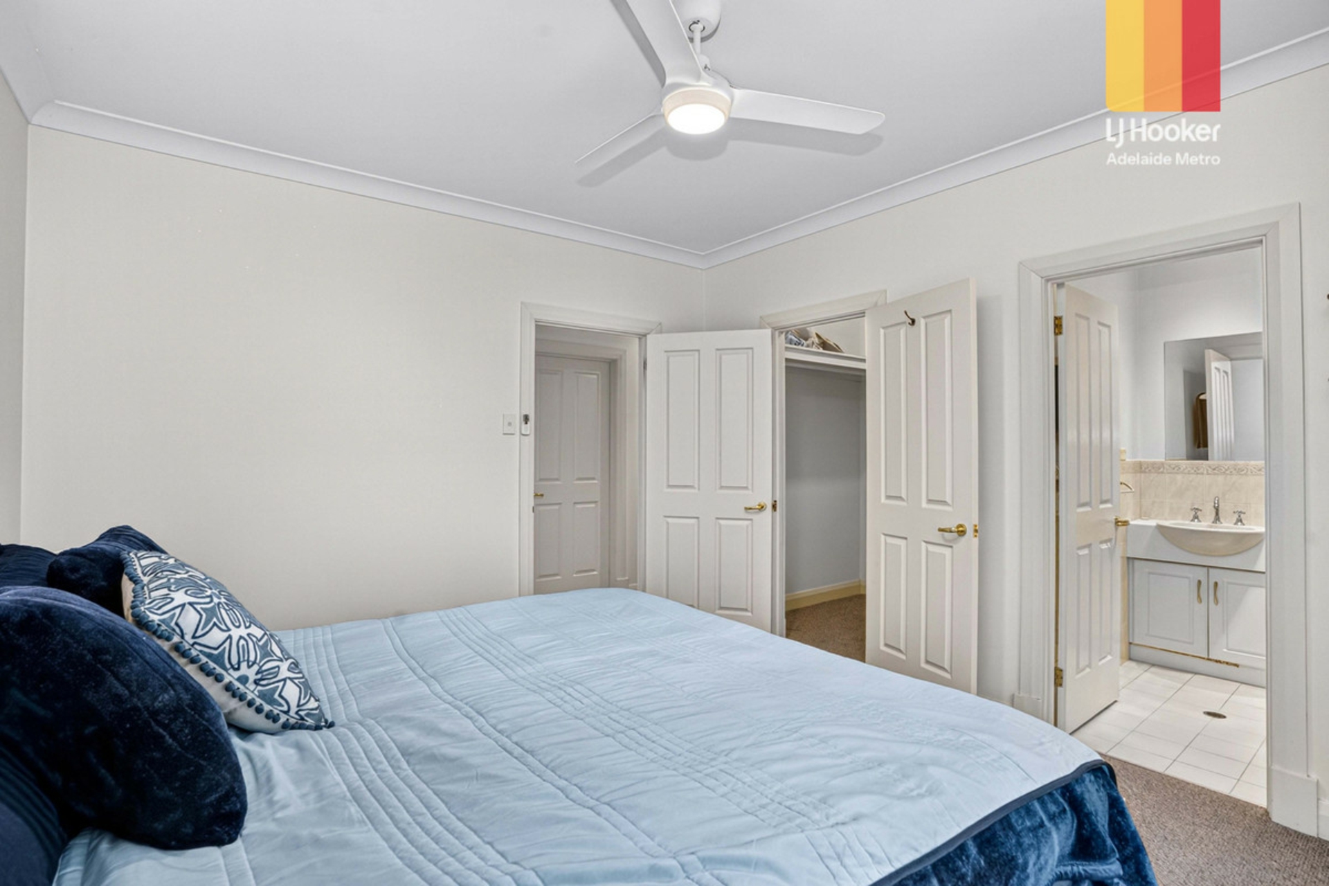24 Roslind Street — photo 9 of 19