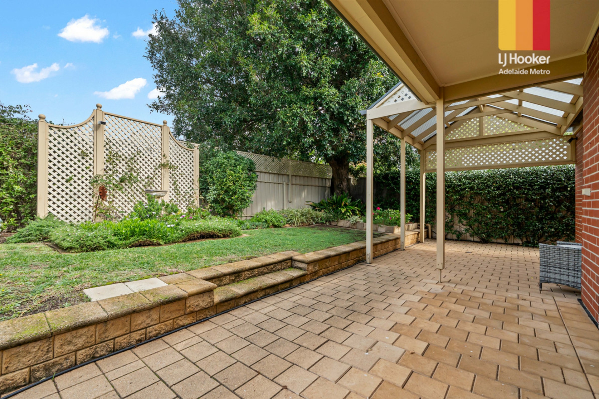 24 Roslind Street — photo 14 of 19