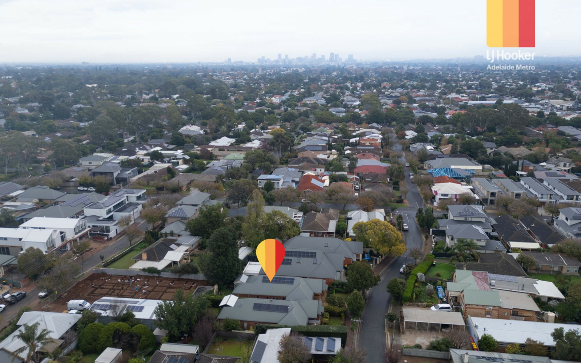 24 Roslind Street — photo 17 of 19