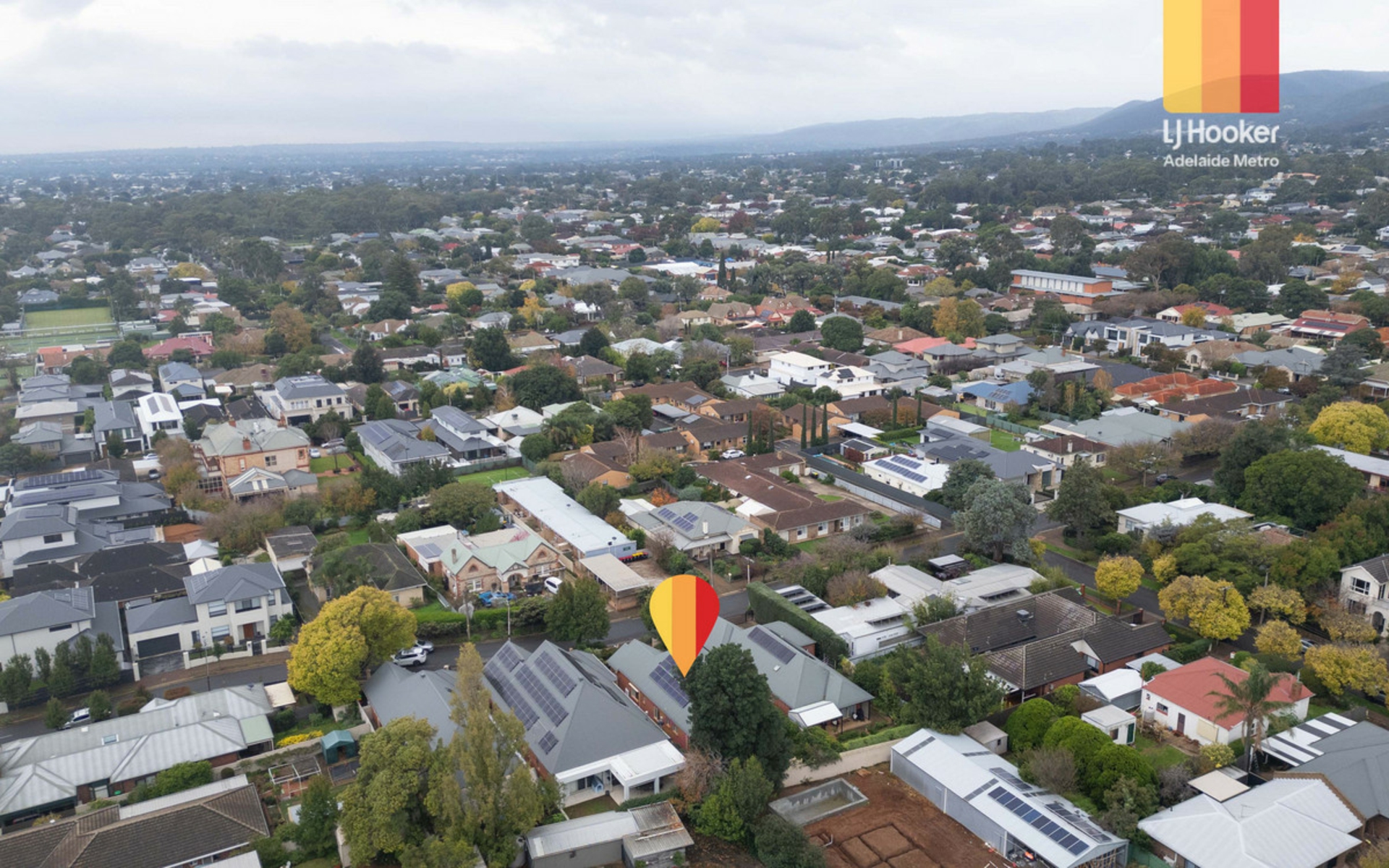 24 Roslind Street — photo 18 of 19