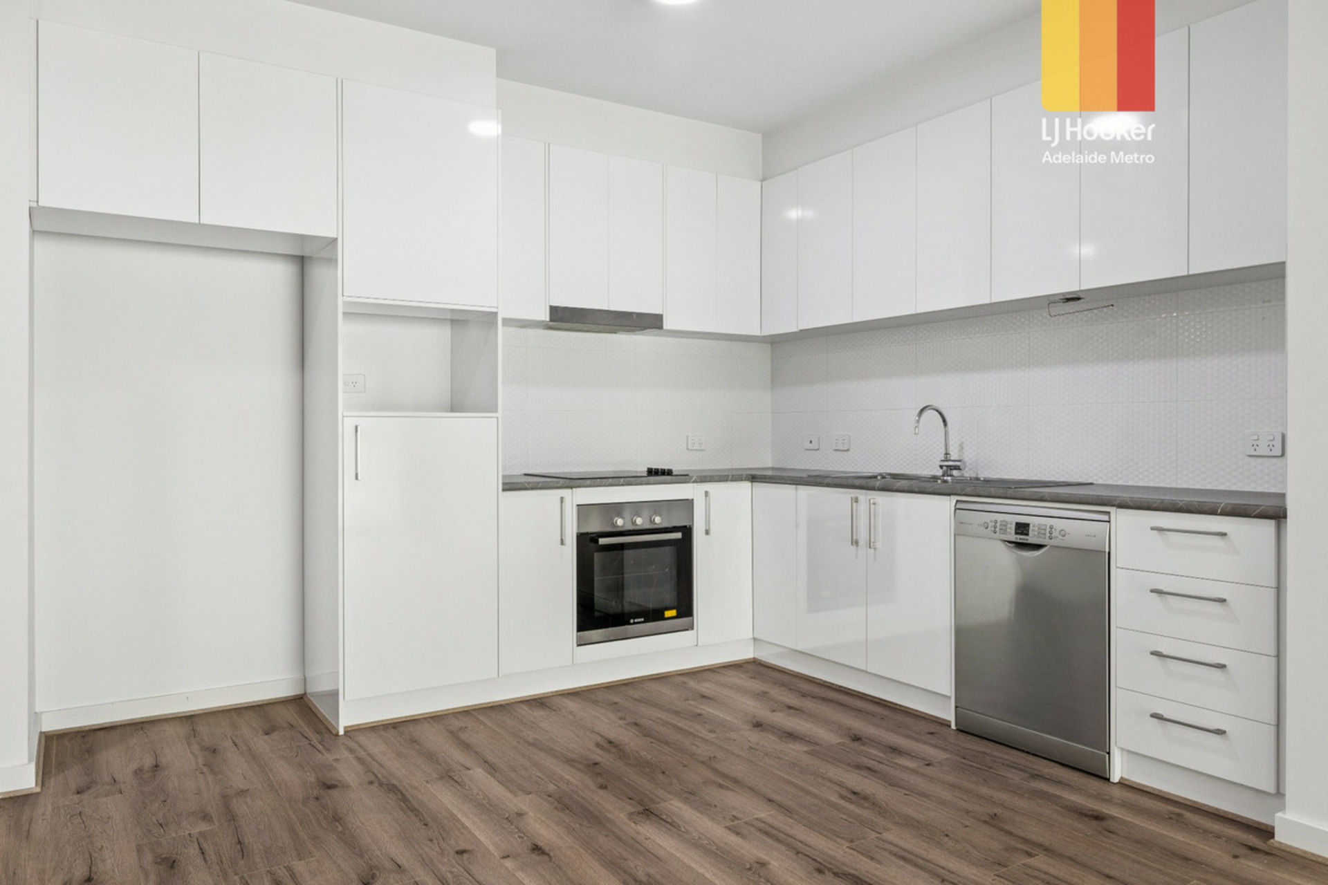 18/9 Arabella Court — photo 3 of 19
