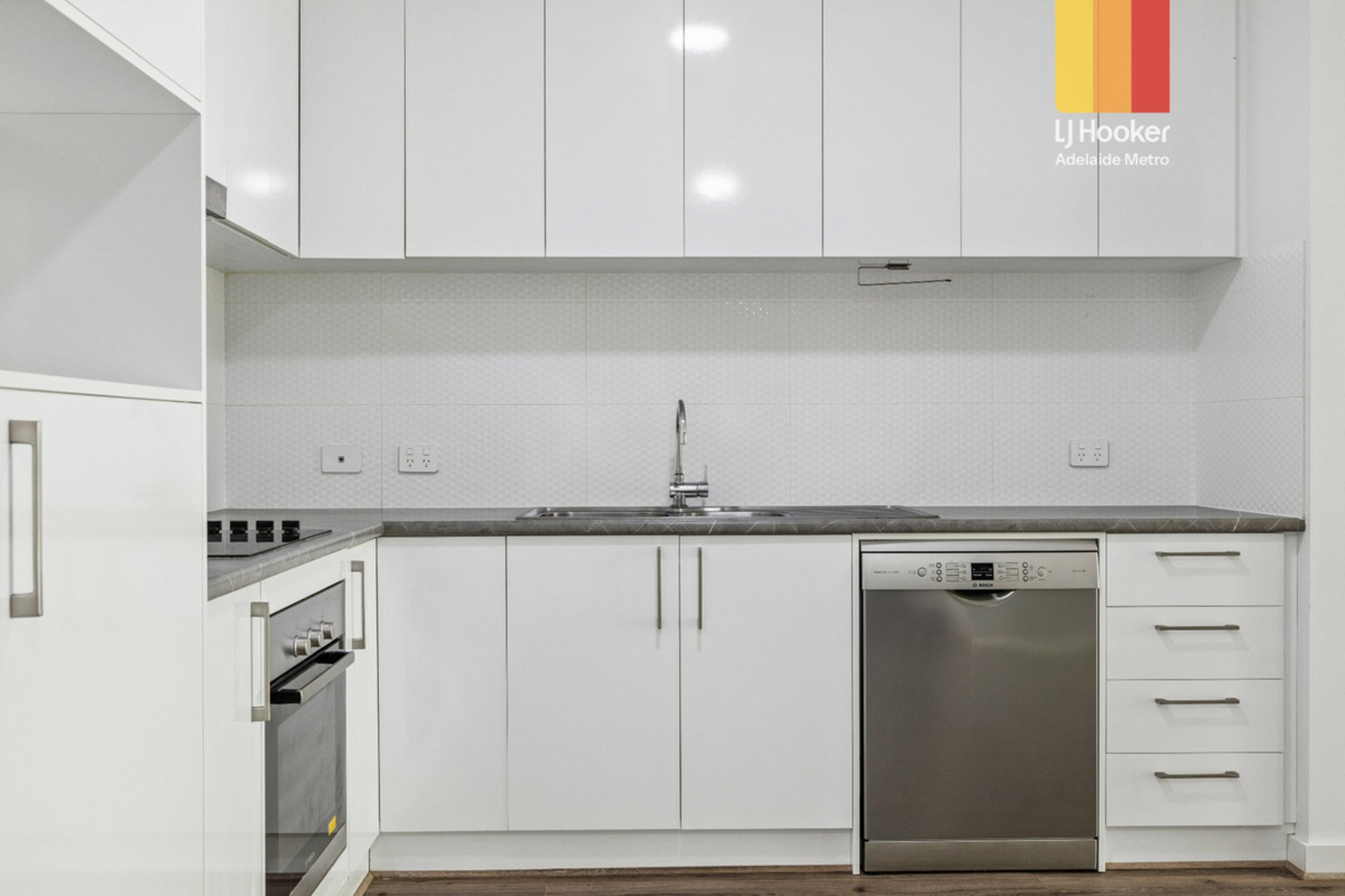 18/9 Arabella Court — photo 4 of 19