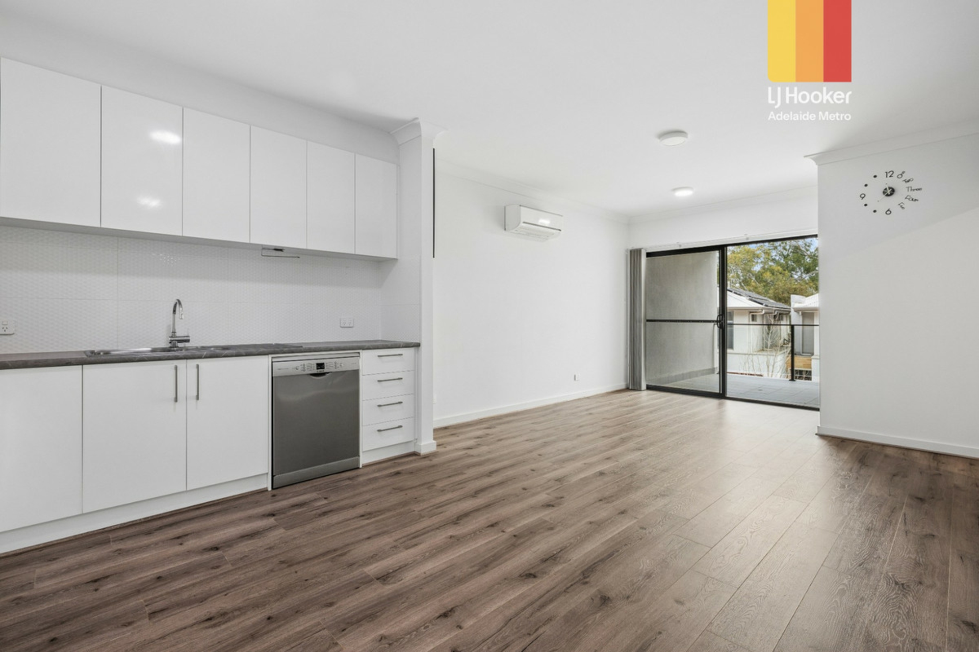 18/9 Arabella Court — photo 5 of 19